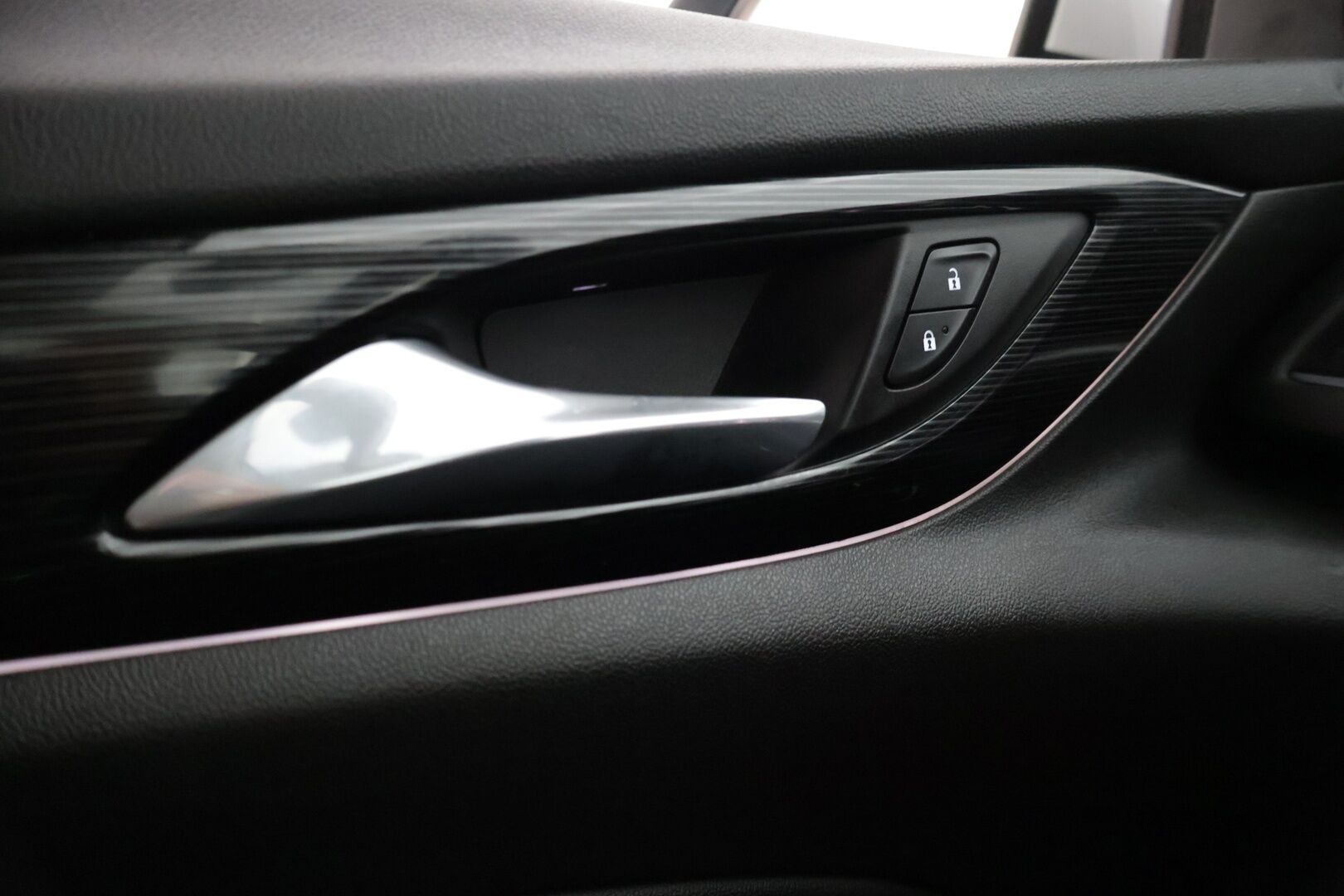 Opel Insignia 2019 Sports Tourer Innovation Plus 136 D Turbo A * Webasto / Nahkasisusta / Navi / Sähköluukku / Vakkari / Tutkat / Carplay * - * Suomi-Auto / Hyvin varusteltu / Hyvin Huollettu *