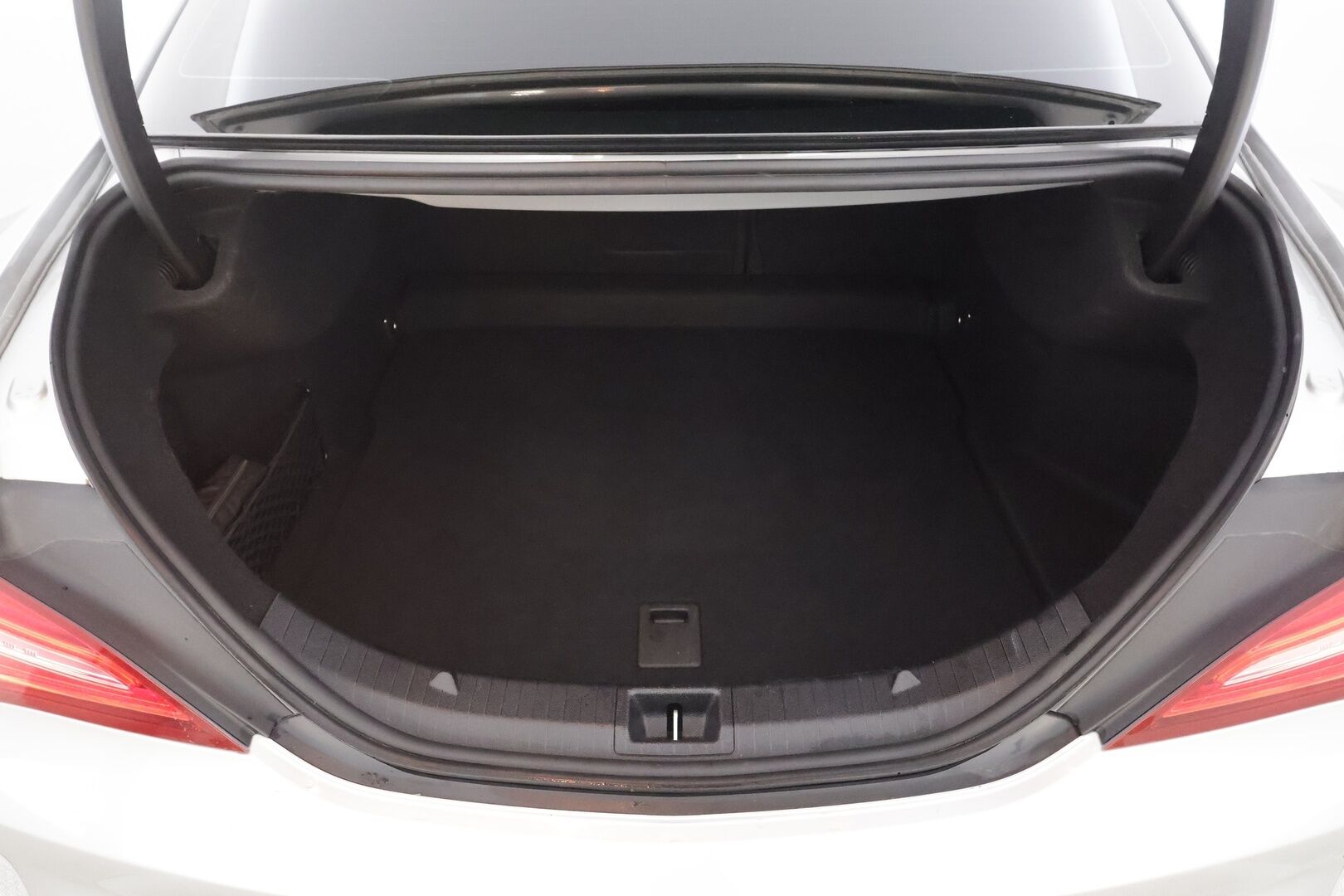 Mercedes-Benz CLA 2019 180 A Star Edition - | LED | Puolinahat | Sporttipenkit | P.kamera | Vakkari | Apple & Android | Lohko+sisähaara | IHC | Merkkihuollettu | 2x renkaat aluin | Suomiauto | 