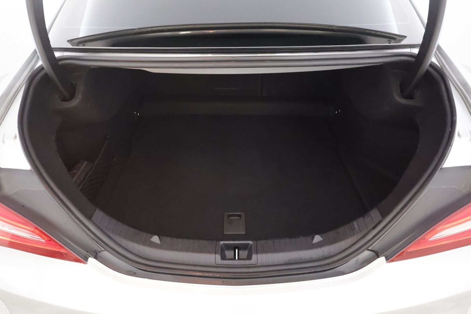 Mercedes-Benz CLA 2019 180 A Star Edition - | LED | Puolinahat | Sporttipenkit | P.kamera | Vakkari | Apple & Android | Lohko+sisähaara | IHC | Merkkihuollettu | 2x renkaat aluin | Suomiauto | 