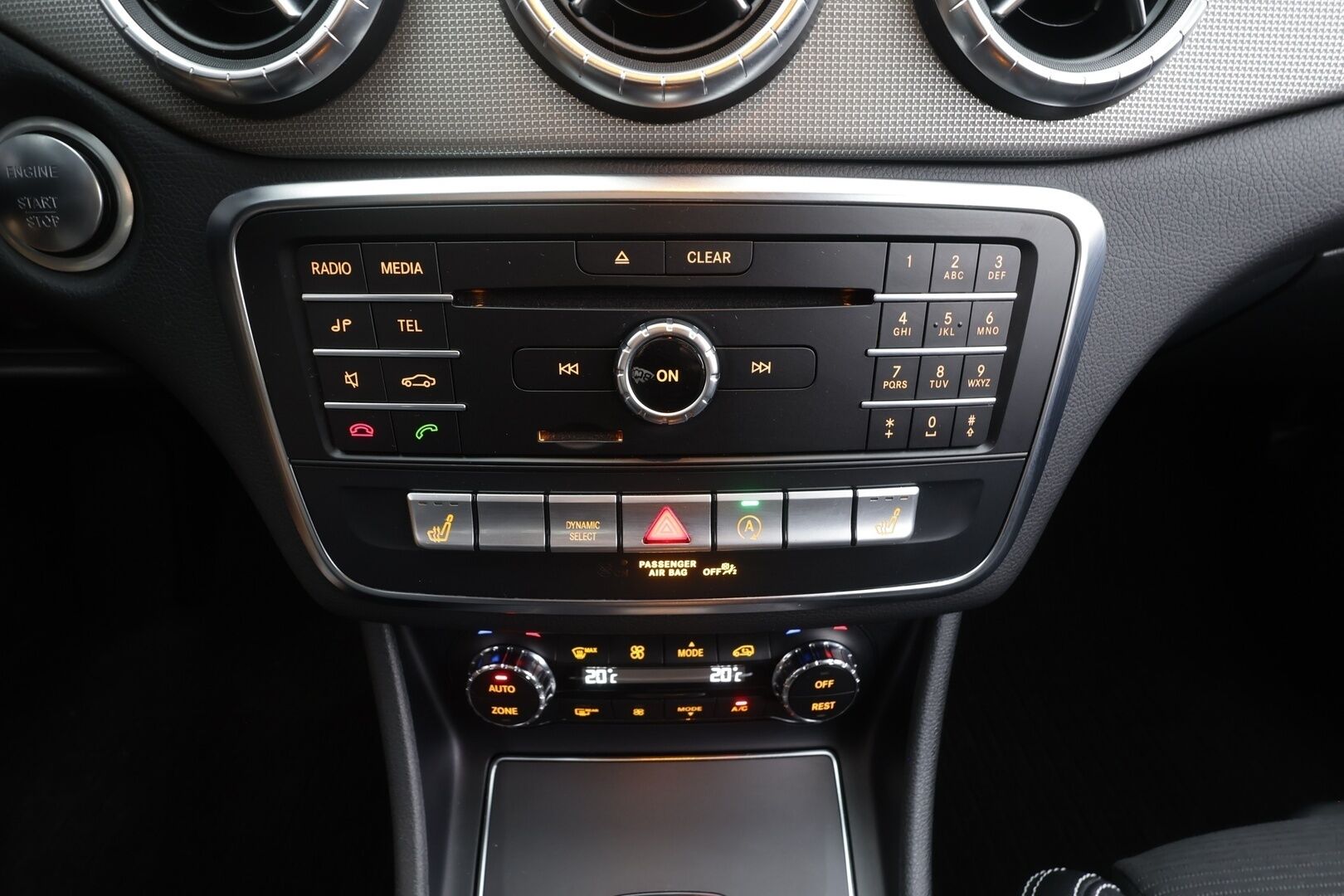 Mercedes-Benz CLA 2019 180 A Star Edition - | LED | Puolinahat | Sporttipenkit | P.kamera | Vakkari | Apple & Android | Lohko+sisähaara | IHC | Merkkihuollettu | 2x renkaat aluin | Suomiauto | 