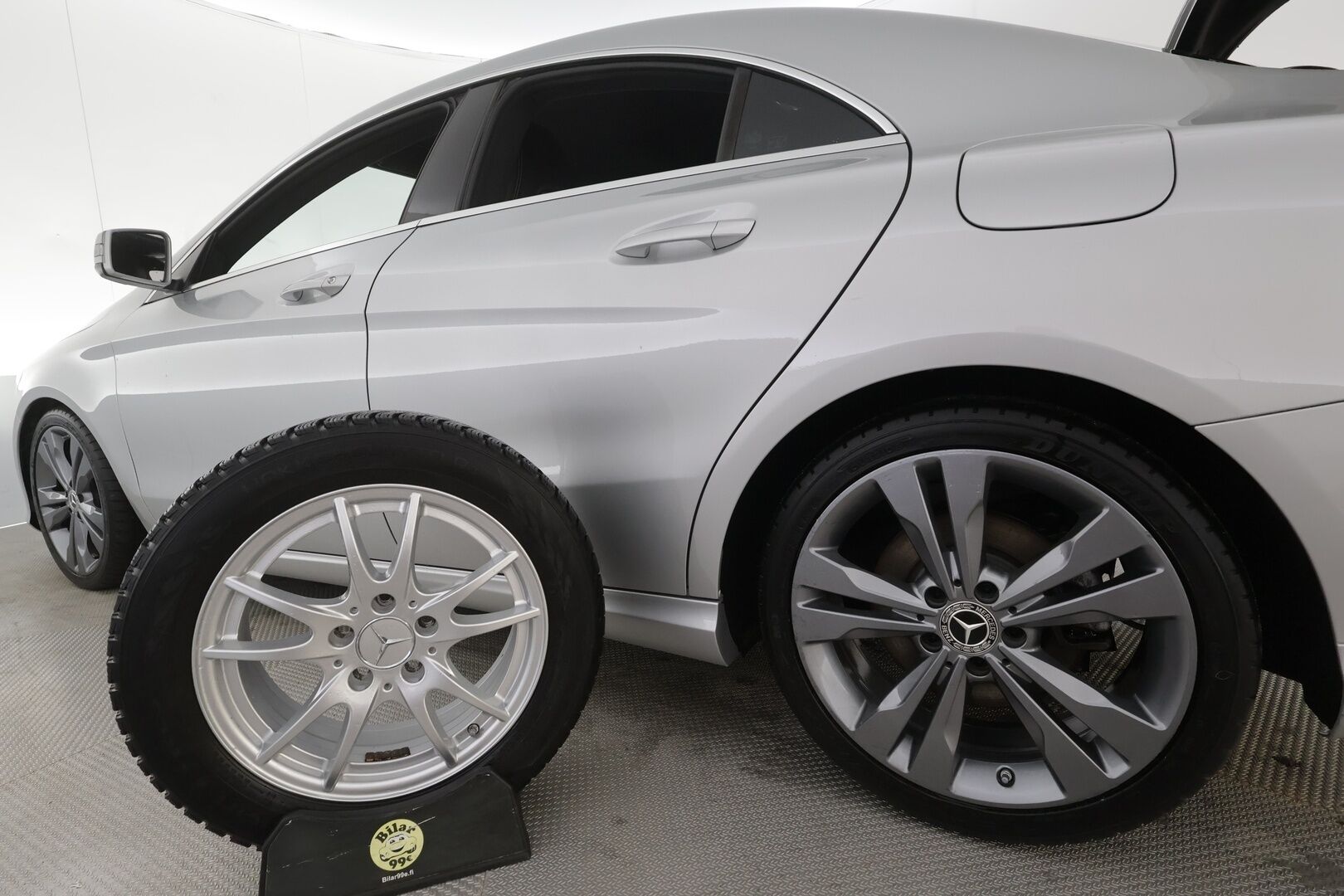 Mercedes-Benz CLA 2019 180 A Star Edition - | LED | Puolinahat | Sporttipenkit | P.kamera | Vakkari | Apple & Android | Lohko+sisähaara | IHC | Merkkihuollettu | 2x renkaat aluin | Suomiauto | 