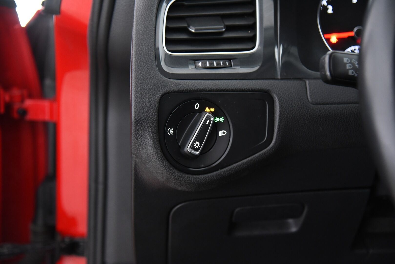 Volkswagen Golf 2018 Comfortline 1,6 TDI SCR 85 kW (115 hv) DSG-aut / Suomi-Auto / Adapt. Vakkari / P. Kamera / Webasto - 2-omisteinen / P.Tutkat