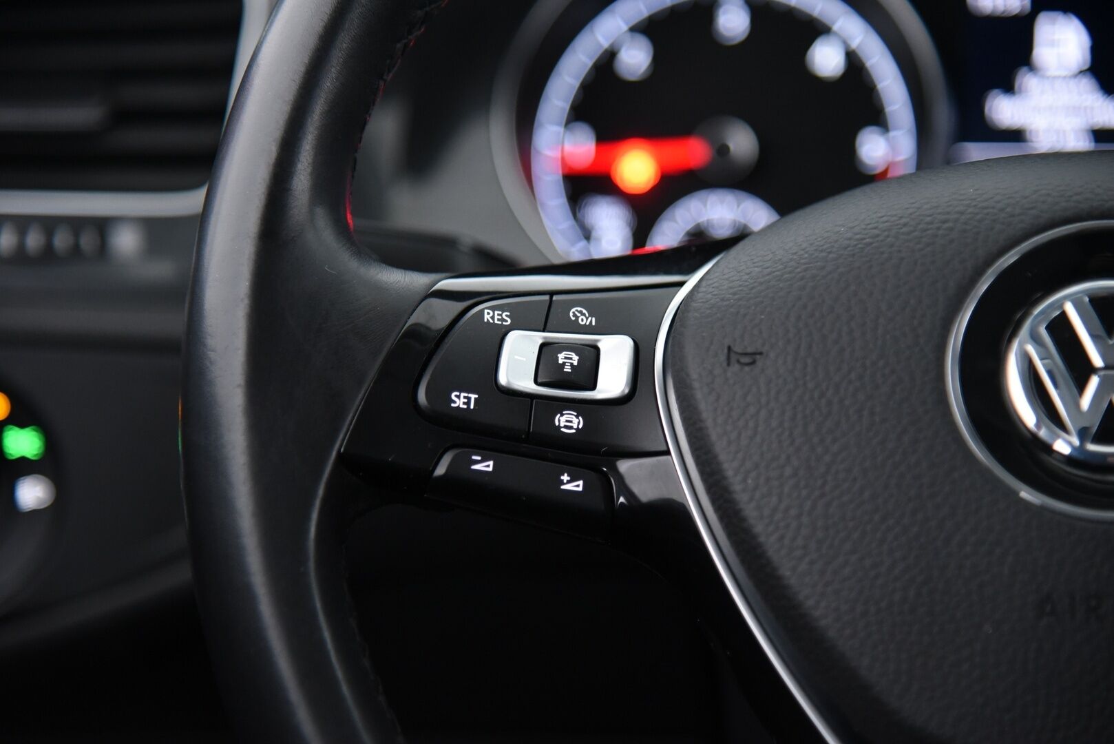 Volkswagen Golf 2018 Comfortline 1,6 TDI SCR 85 kW (115 hv) DSG-aut / Suomi-Auto / Adapt. Vakkari / P. Kamera / Webasto - 2-omisteinen / P.Tutkat