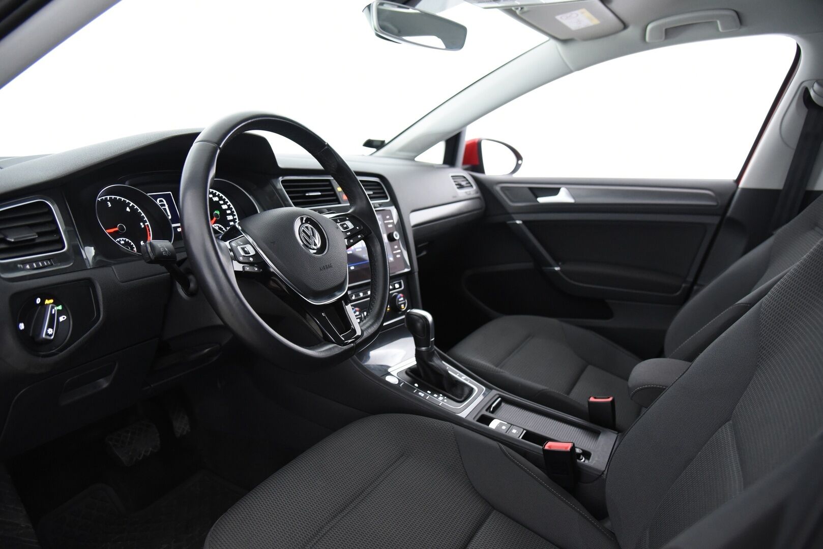 Volkswagen Golf 2018 Comfortline 1,6 TDI SCR 85 kW (115 hv) DSG-aut / Suomi-Auto / Adapt. Vakkari / P. Kamera / Webasto - 2-omisteinen / P.Tutkat