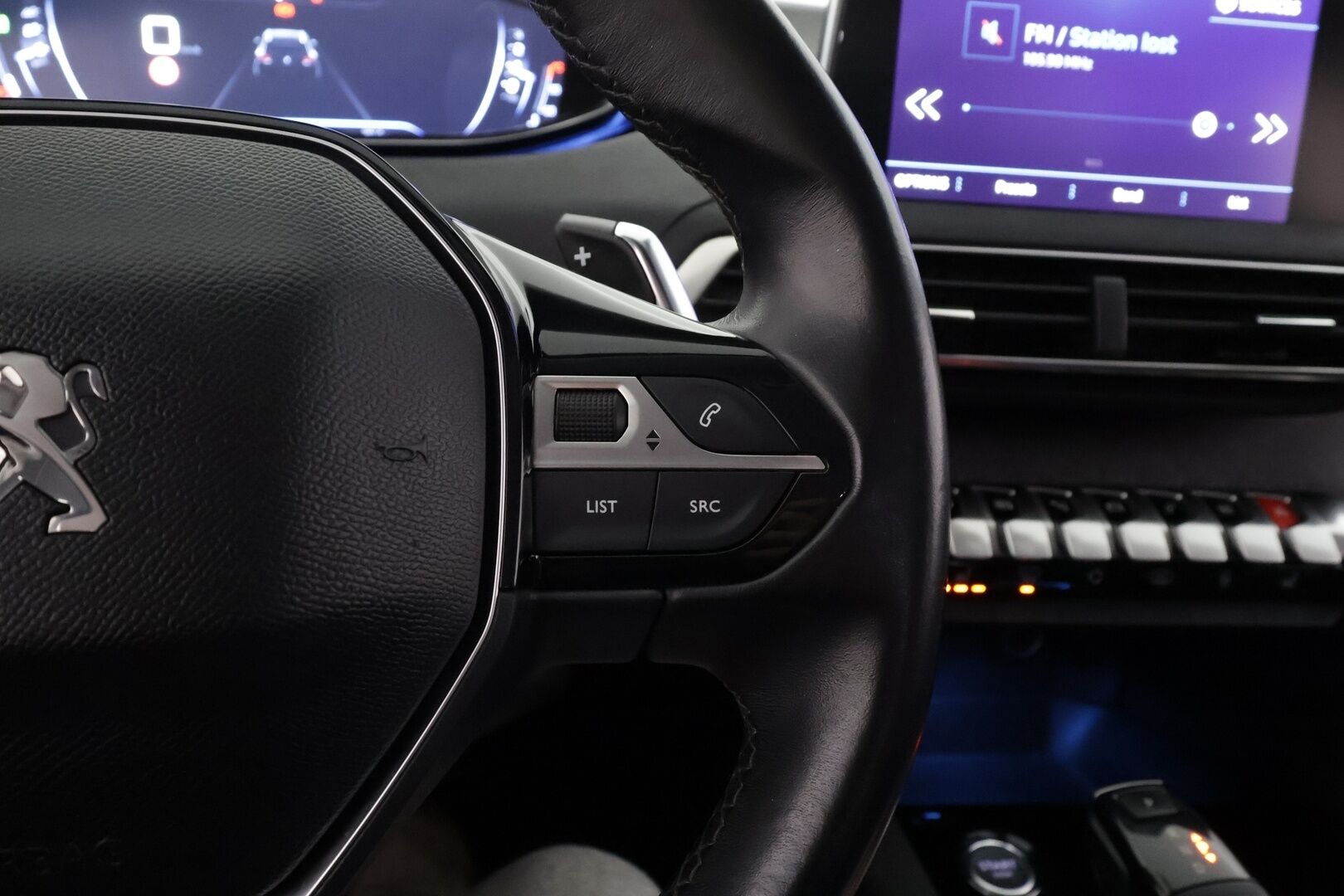 Peugeot 5008 2018 Allure BlueHDi 130 EAT8-automaatti - | 7-p | ACC | Koukku | Webasto | Koukku | Muistipenkki | Puolinahat | P.kamera | BSM | Keyless | Apple & Android | Sähk. takaluukku | 2x renkaat aluin | 