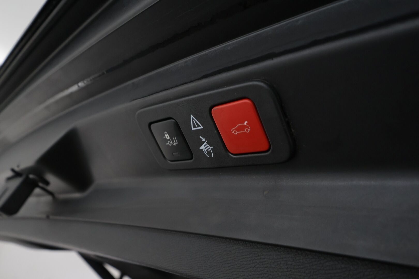 Peugeot 5008 2018 Allure BlueHDi 130 EAT8-automaatti - | 7-p | ACC | Koukku | Webasto | Koukku | Muistipenkki | Puolinahat | P.kamera | BSM | Keyless | Apple & Android | Sähk. takaluukku | 2x renkaat aluin | 