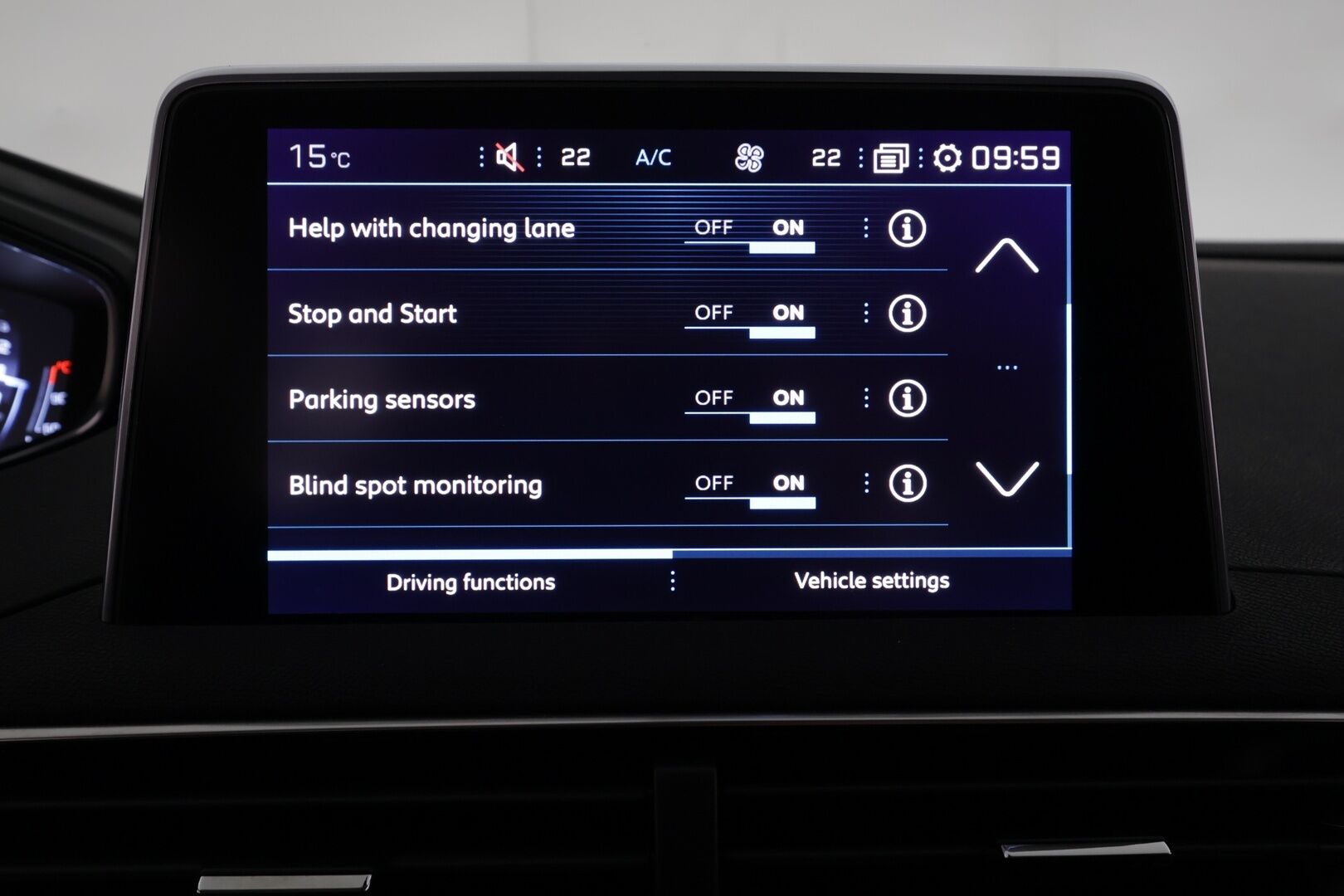 Peugeot 5008 2018 Allure BlueHDi 130 EAT8-automaatti - | 7-p | ACC | Koukku | Webasto | Koukku | Muistipenkki | Puolinahat | P.kamera | BSM | Keyless | Apple & Android | Sähk. takaluukku | 2x renkaat aluin | 