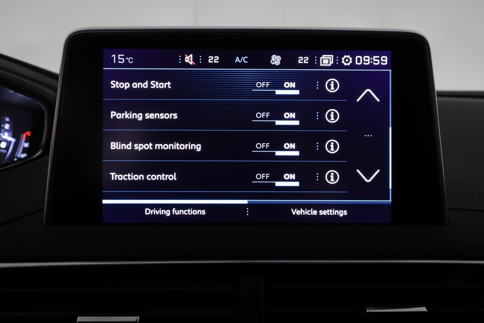 Peugeot 5008 2018 Allure BlueHDi 130 EAT8-automaatti - | 7-p | ACC | Koukku | Webasto | Koukku | Muistipenkki | Puolinahat | P.kamera | BSM | Keyless | Apple & Android | Sähk. takaluukku | 2x renkaat aluin | 