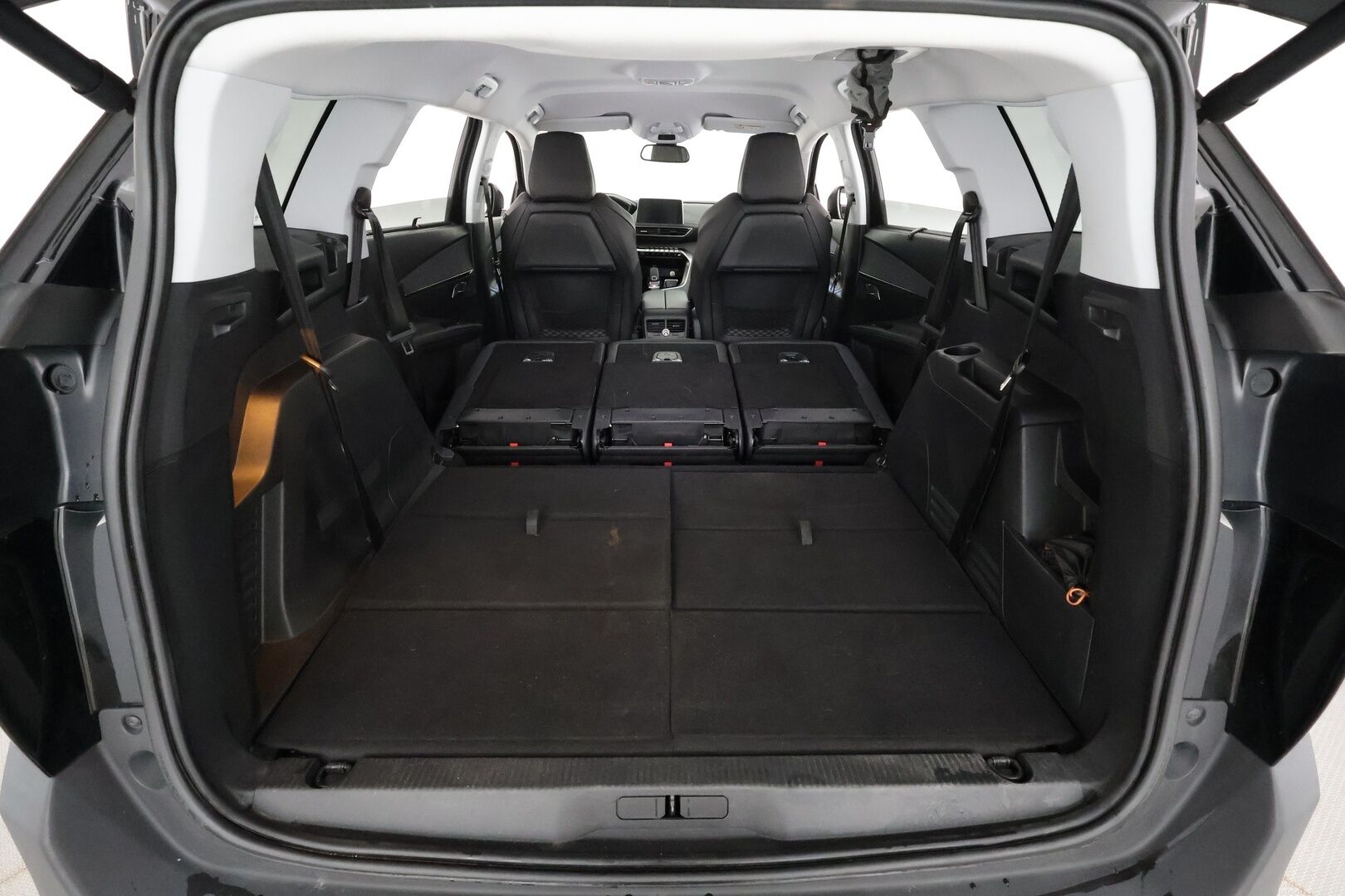 Peugeot 5008 2018 Allure BlueHDi 130 EAT8-automaatti - | 7-p | ACC | Koukku | Webasto | Koukku | Muistipenkki | Puolinahat | P.kamera | BSM | Keyless | Apple & Android | Sähk. takaluukku | 2x renkaat aluin | 