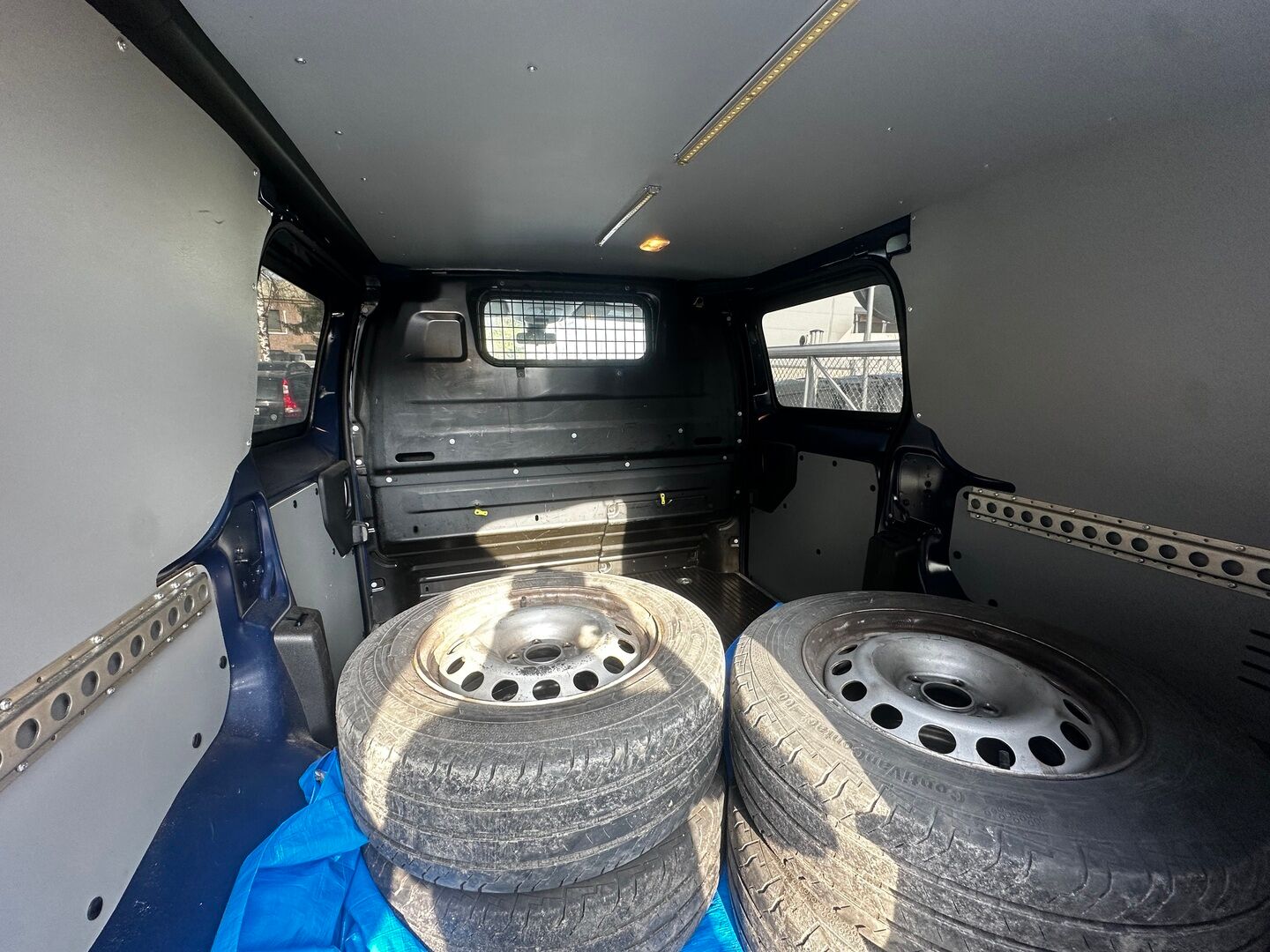 Toyota Proace 2019 Compact 1,6 D 95 5-ovinen * / Webasto / Vakkari / Pariovet / Kamera / Läpijuostava / Vetokoukku / Lohko * - Suomi-auto hyvällä huoltohistorialla / Siisti / Led lisävalo