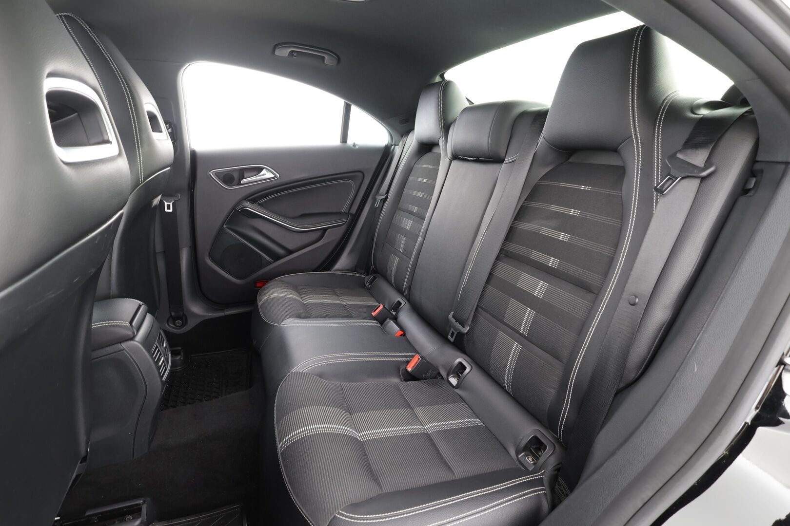 Mercedes-Benz CLA 2019 180 A Star Edition - | Vakkari | Lohko | P.Kamera | High Performance LED | Sporttipenkit | Suomi-auto | Kahdet Renkaat |