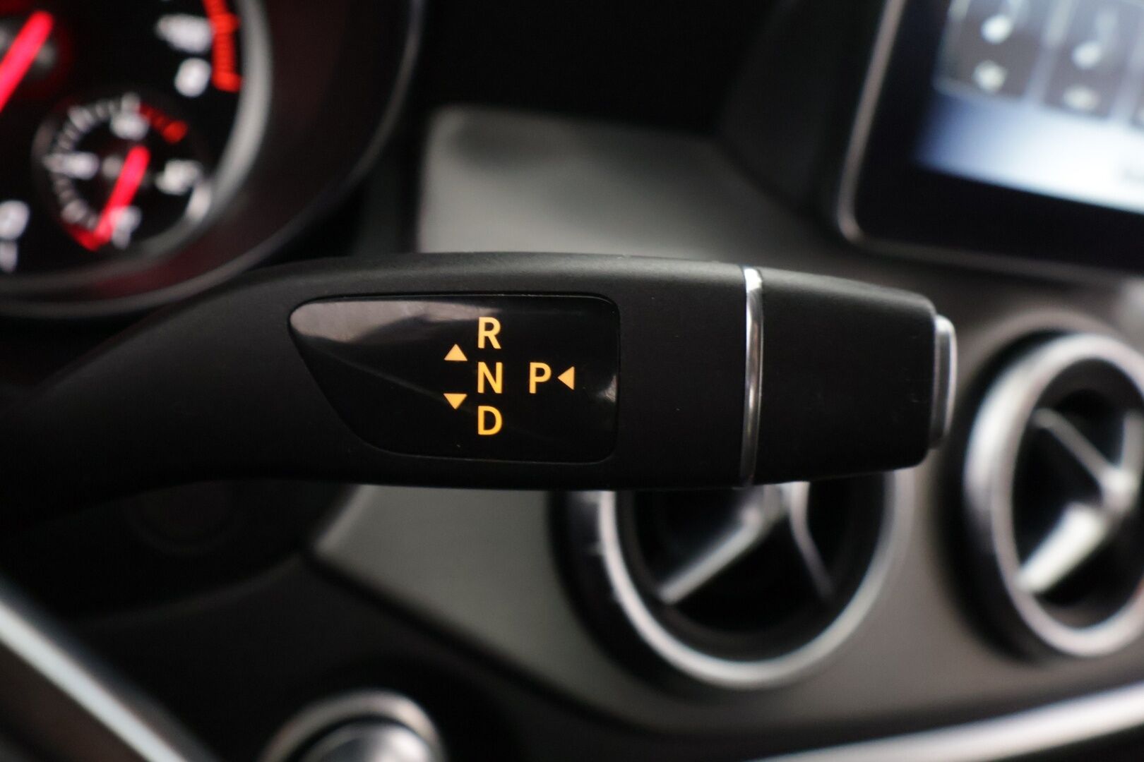 Mercedes-Benz CLA 2019 180 A Business AMG *Night paketti / Vakkari / P. Kamera / LED High Performance / Juuri huollettu* - Suomi-auto / Hyvä huoltohistoria / 2x renkaat alkuperäisillä vanteilla - HULLU BLACKWEEK KORKOTARJOUS 2,49%