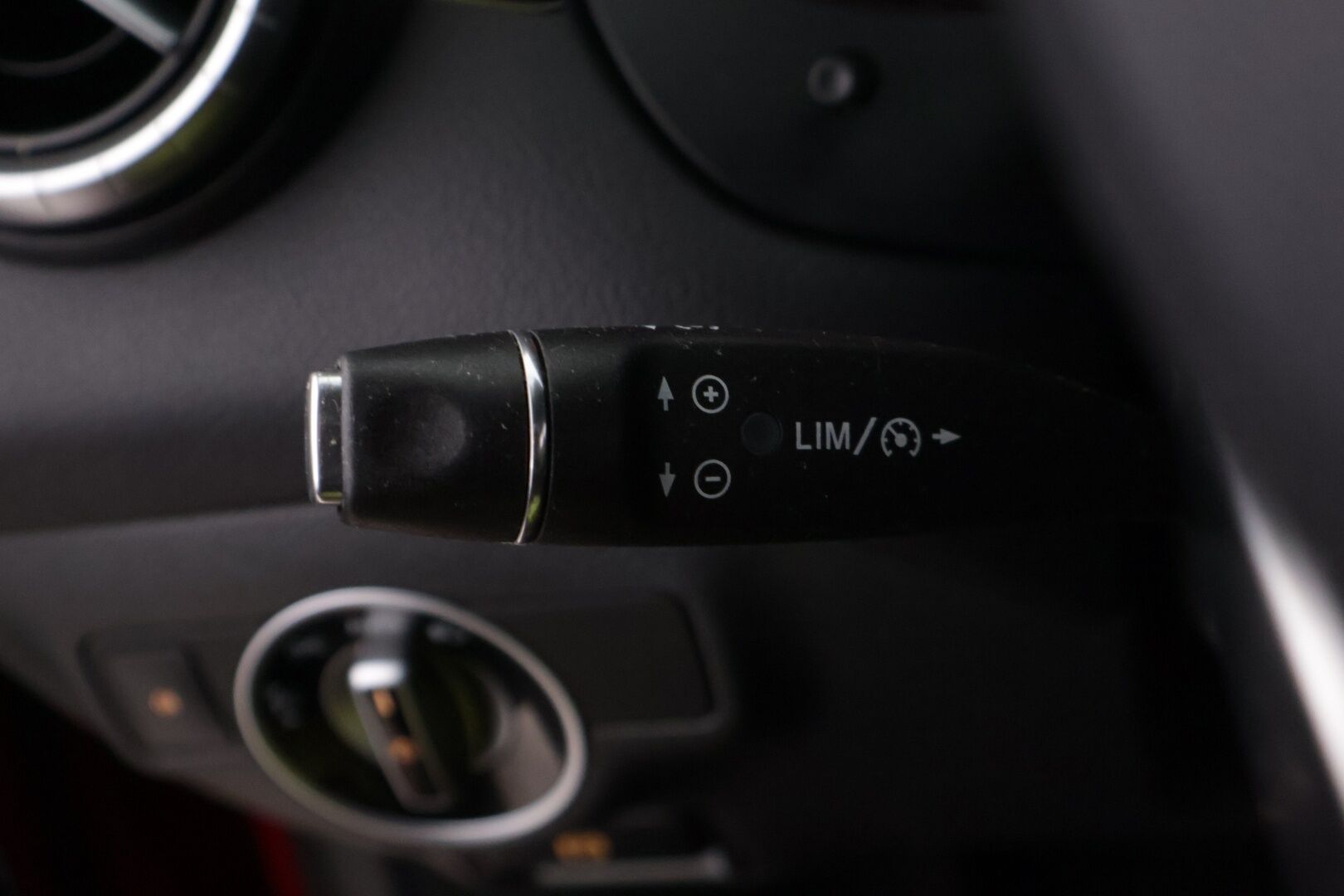 Mercedes-Benz CLA 2019 180 A Business AMG *Night paketti / Vakkari / P. Kamera / LED High Performance / Juuri huollettu* - Suomi-auto / Hyvä huoltohistoria / 2x renkaat alkuperäisillä vanteilla - HULLU BLACKWEEK KORKOTARJOUS 2,49%