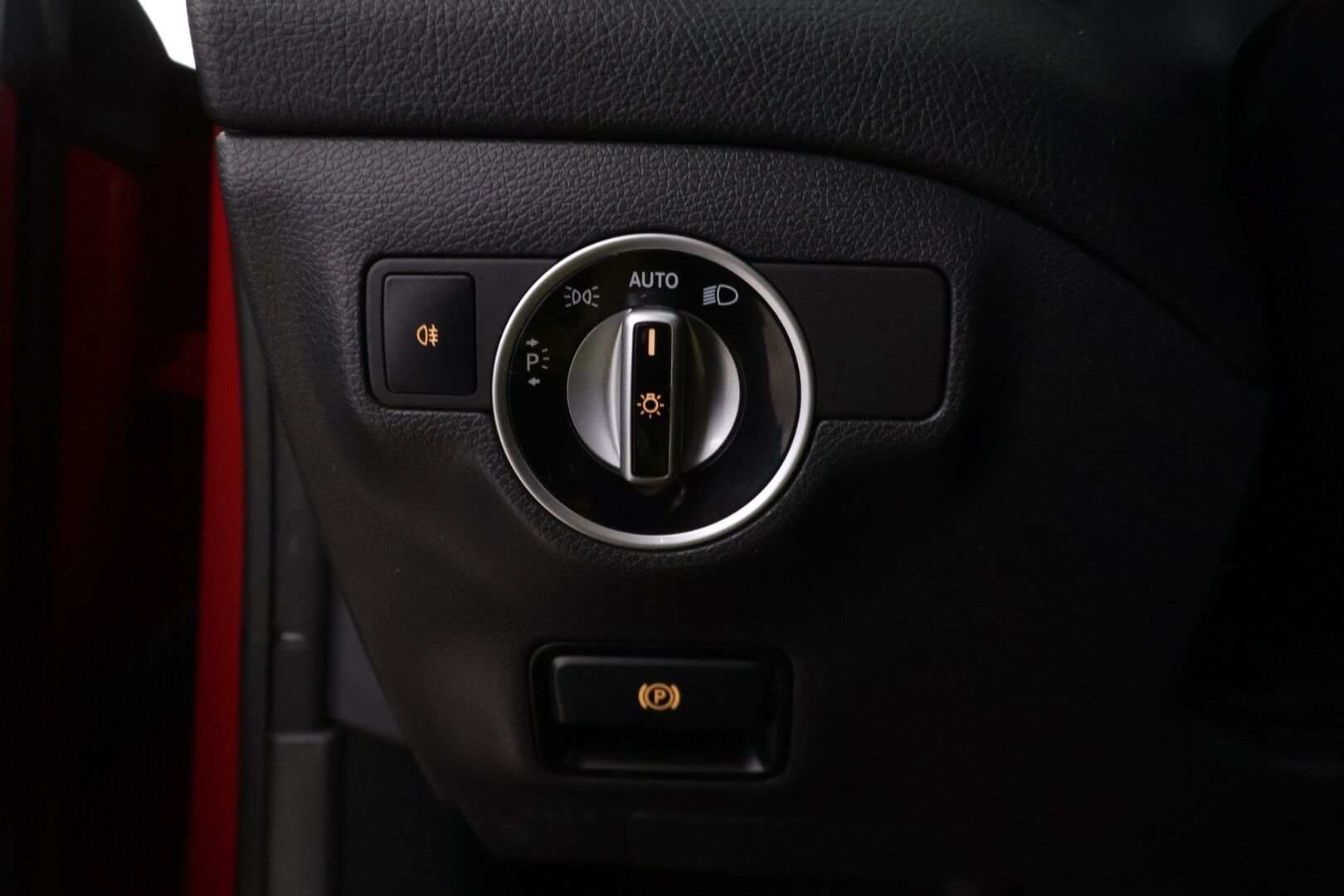 Mercedes-Benz CLA 2019 180 A Business AMG *Night paketti / Vakkari / P. Kamera / LED High Performance / Juuri huollettu* - Suomi-auto / Hyvä huoltohistoria / 2x renkaat alkuperäisillä vanteilla - HULLU BLACKWEEK KORKOTARJOUS 2,49%