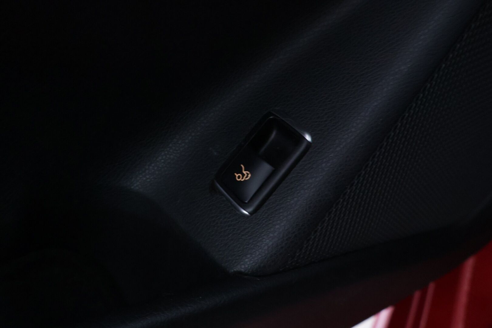 Mercedes-Benz CLA 2019 180 A Business AMG *Night paketti / Vakkari / P. Kamera / LED High Performance / Juuri huollettu* - Suomi-auto / Hyvä huoltohistoria / 2x renkaat alkuperäisillä vanteilla - HULLU BLACKWEEK KORKOTARJOUS 2,49%