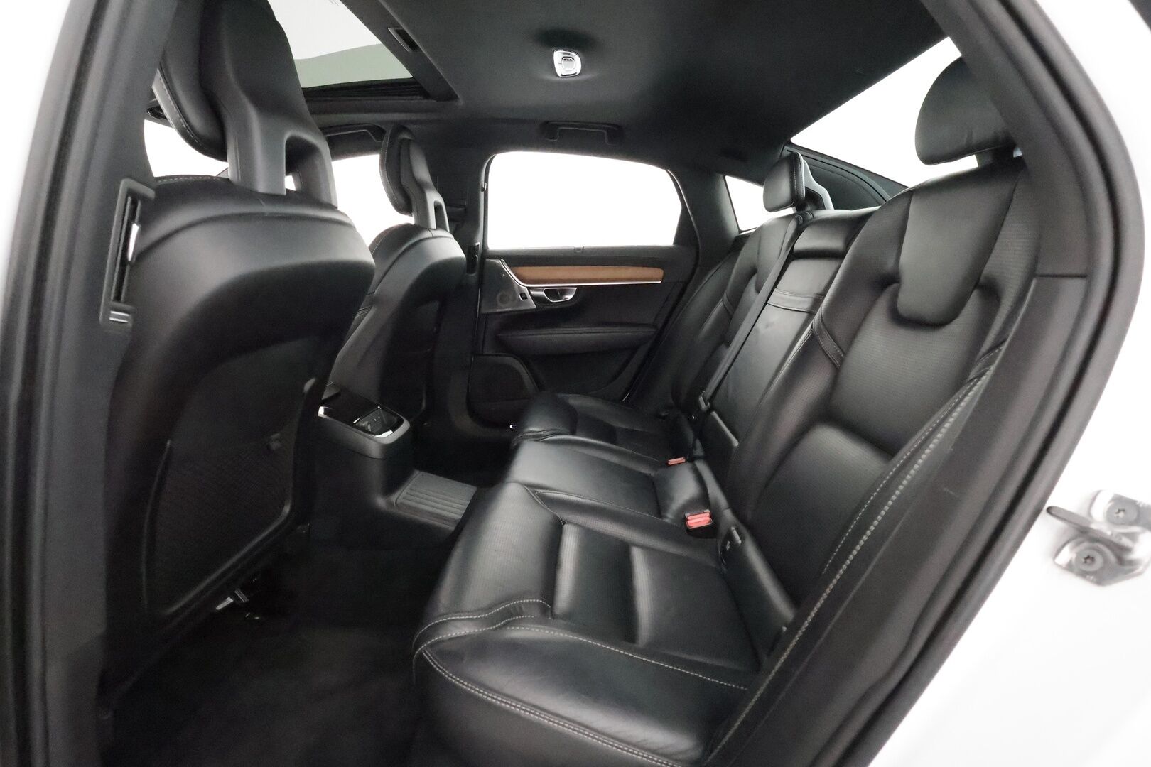 Volvo S90 2018 T8 AWD Business Inscription PRO A ** Adapt.vakkari / B&O / HUD / Full LED / Muistipenkit / Kattoluukku / 360 kamera / Four C - 3,99 % KORKOTARJOUS TÄHÄN AUTOON - Nahkasisusta / Webasto / Navi / Keyless 