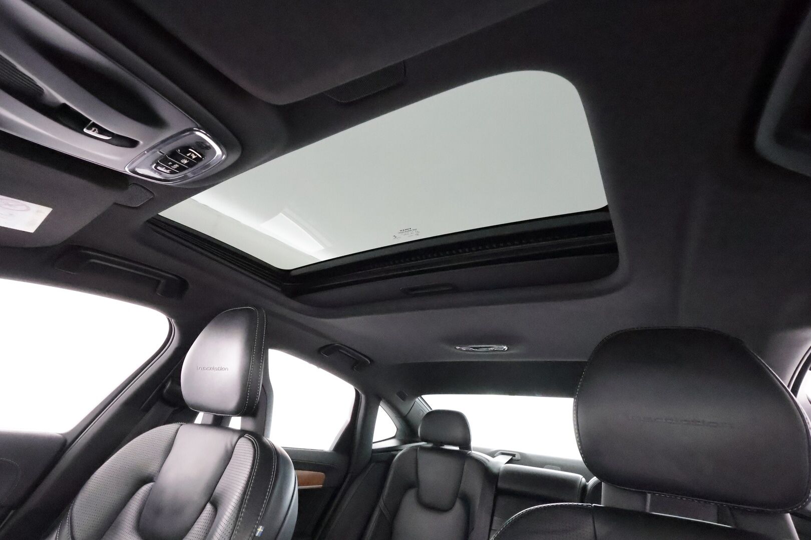 Volvo S90 2018 T8 AWD Business Inscription PRO A ** Adapt.vakkari / B&O / HUD / Full LED / Muistipenkit / Kattoluukku / 360 kamera / Four C - 3,99 % KORKOTARJOUS TÄHÄN AUTOON - Nahkasisusta / Webasto / Navi / Keyless 