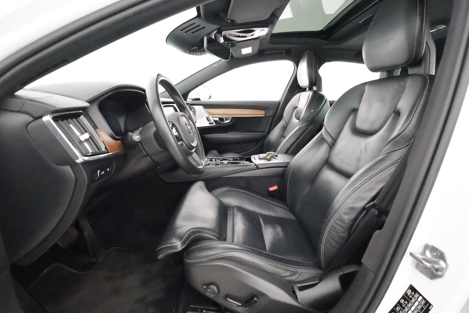 Volvo S90 2018 T8 AWD Business Inscription PRO A ** Adapt.vakkari / B&O / HUD / Full LED / Muistipenkit / Kattoluukku / 360 kamera / Four C - 3,99 % KORKOTARJOUS TÄHÄN AUTOON - Nahkasisusta / Webasto / Navi / Keyless 
