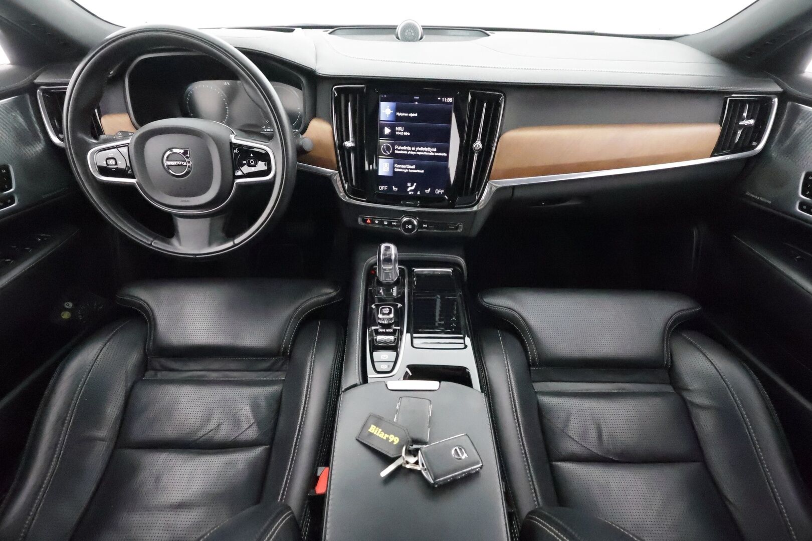 Volvo S90 2018 T8 AWD Business Inscription PRO A ** Adapt.vakkari / B&O / HUD / Full LED / Muistipenkit / Kattoluukku / 360 kamera / Four C - 3,99 % KORKOTARJOUS TÄHÄN AUTOON - Nahkasisusta / Webasto / Navi / Keyless 