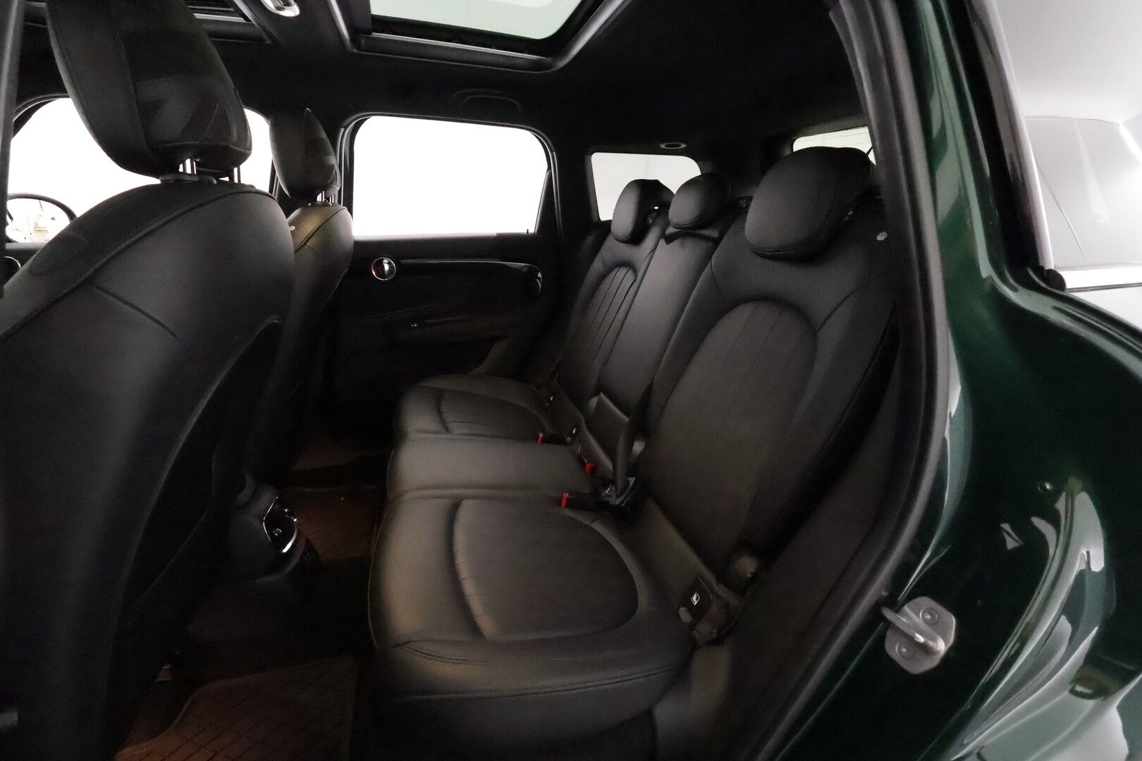 MINI Countryman 2019 Cooper SE ALL4 Maximise John Cooper Works-edition *H&K / HUD / ACC / Panorama / LED / P.Kamera / Sportpenkki Muistilla* - Suomi-auto / 2x Latauskaapelit / Hyvät varusteet