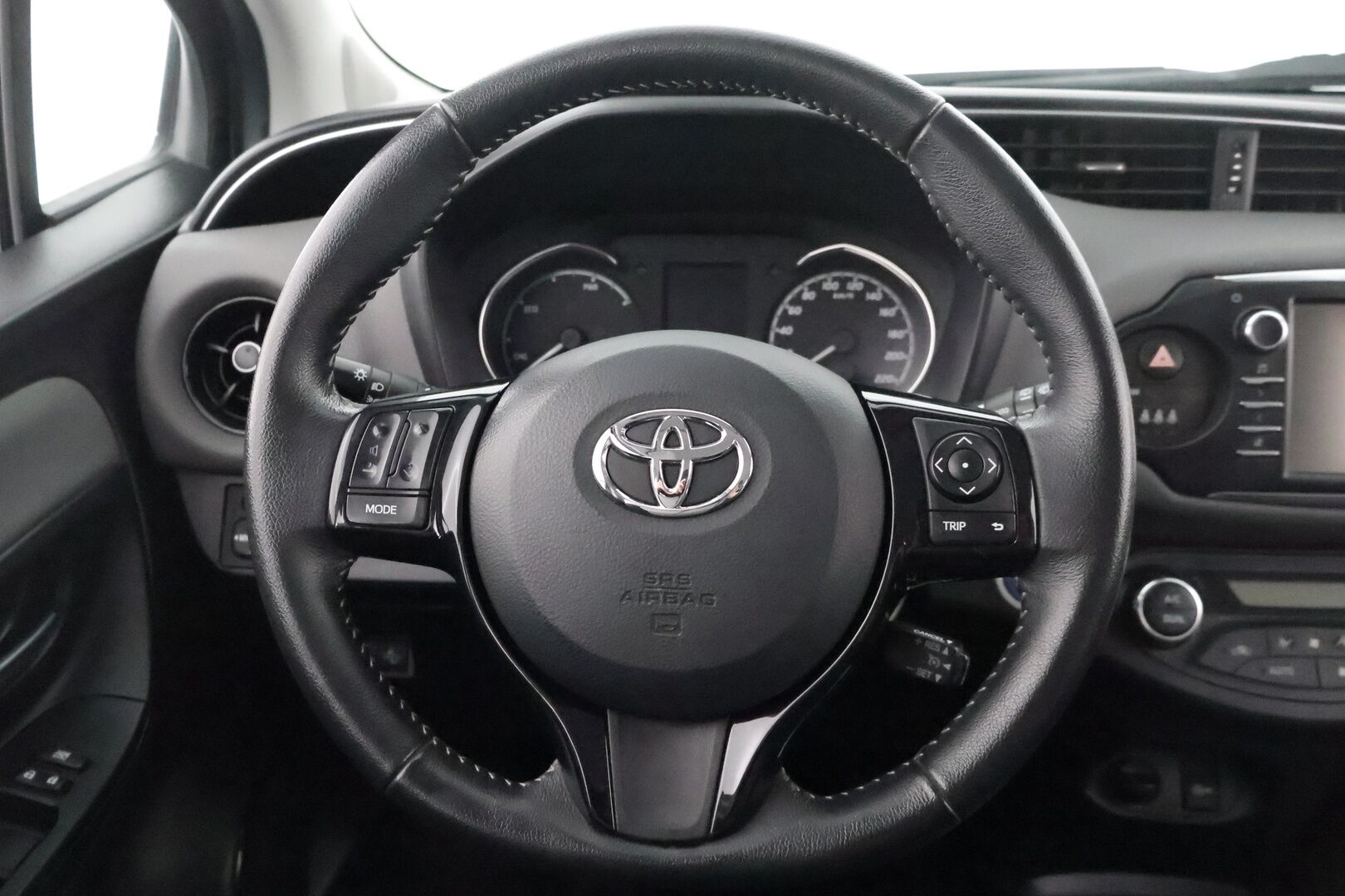 Toyota Yaris 2019 1,5 Hybrid Active 5ov *Kamera / Kaistavahti / Navi / Aut. Ilmastointi / Bluetooth* - Merkkihuolletu / Suomi-auto / Kahdet renkaat Toyotan vanteilla