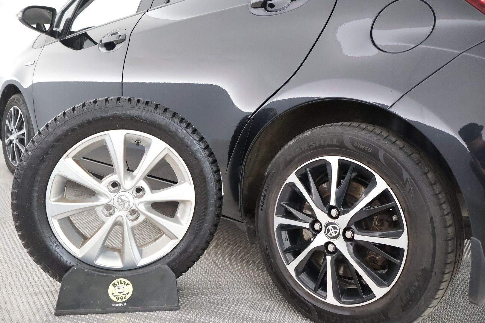 Toyota Yaris 2019 1,5 Hybrid Active 5ov *Kamera / Kaistavahti / Navi / Aut. Ilmastointi / Bluetooth* - Merkkihuolletu / Suomi-auto / Kahdet renkaat Toyotan vanteilla