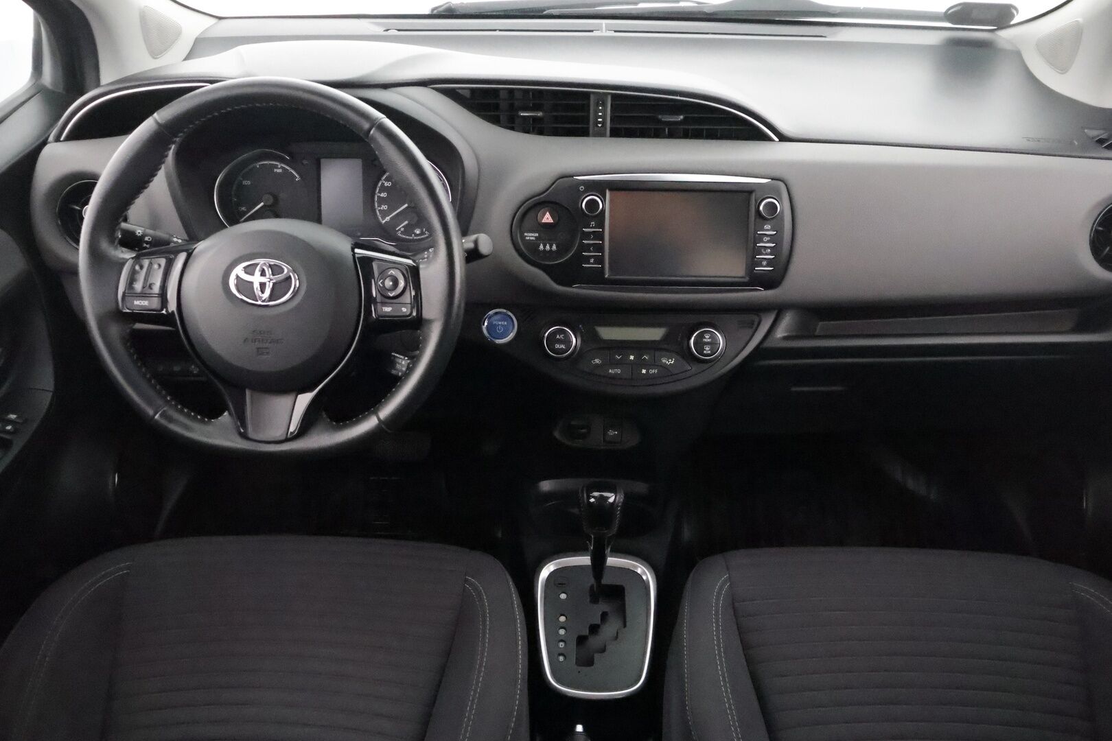 Toyota Yaris 2019 1,5 Hybrid Active 5ov *Kamera / Kaistavahti / Navi / Aut. Ilmastointi / Bluetooth* - Merkkihuolletu / Suomi-auto / Kahdet renkaat Toyotan vanteilla