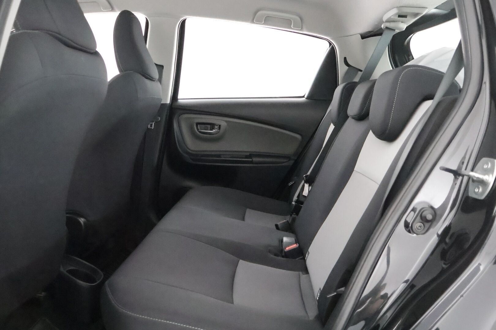 Toyota Yaris 2019 1,5 Hybrid Active 5ov *Kamera / Kaistavahti / Navi / Aut. Ilmastointi / Bluetooth* - Merkkihuolletu / Suomi-auto / Kahdet renkaat Toyotan vanteilla