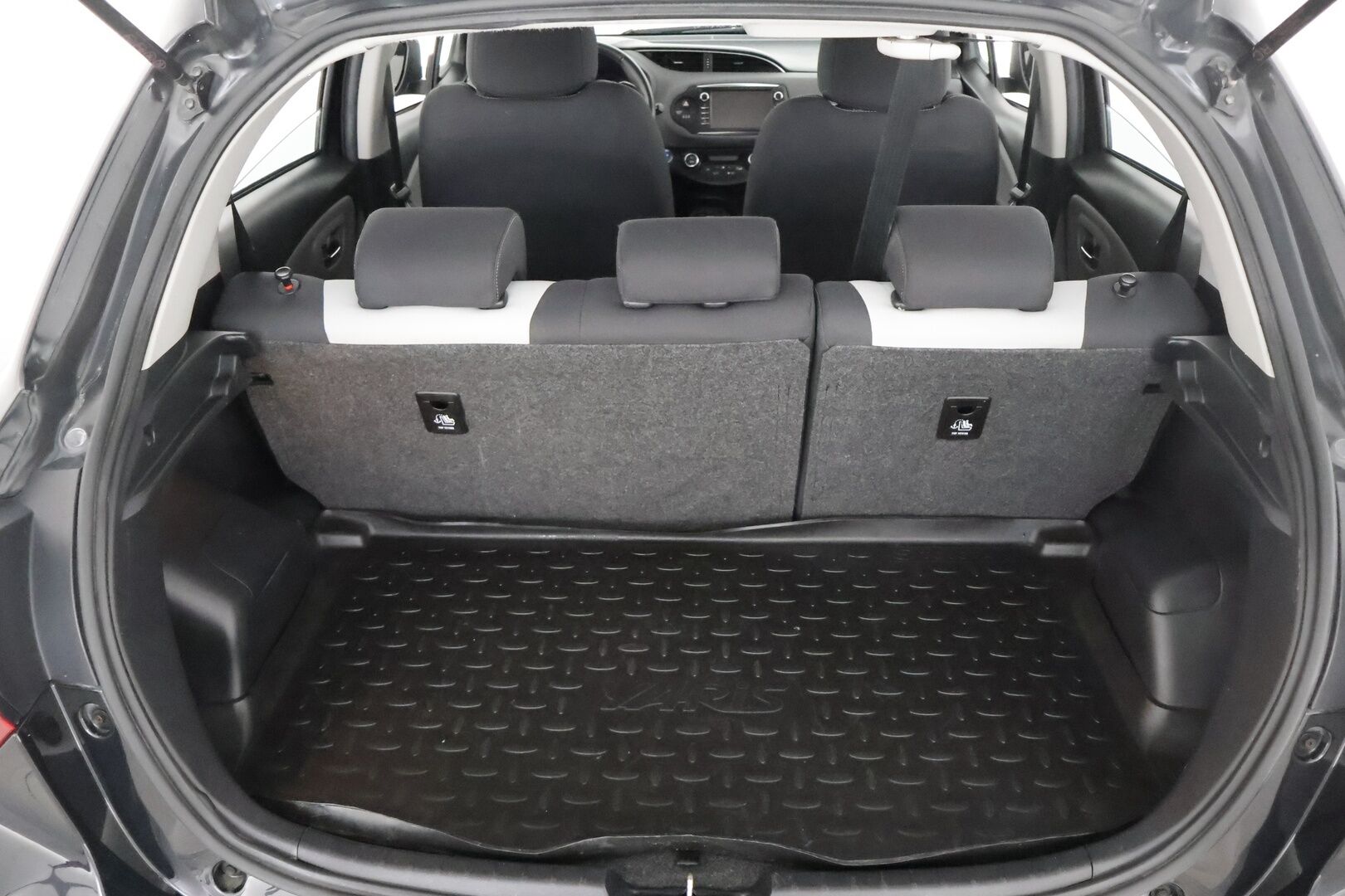 Toyota Yaris 2019 1,5 Hybrid Active 5ov *Kamera / Kaistavahti / Navi / Aut. Ilmastointi / Bluetooth* - Merkkihuolletu / Suomi-auto / Kahdet renkaat Toyotan vanteilla