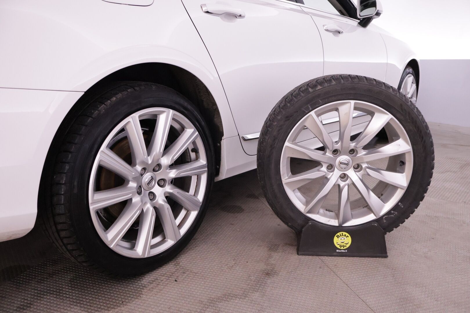 Volvo V90 2019 T8 AWD Inscription aut - Merkkihuollettu Suomi-auto! | ACC | Webasto | S-Koukku | Ilma-alusta | Muistipenkki | Vaaleat sporttinahat | Hihna vaihdettu 2025 | Highperf. Audio | Kessy |