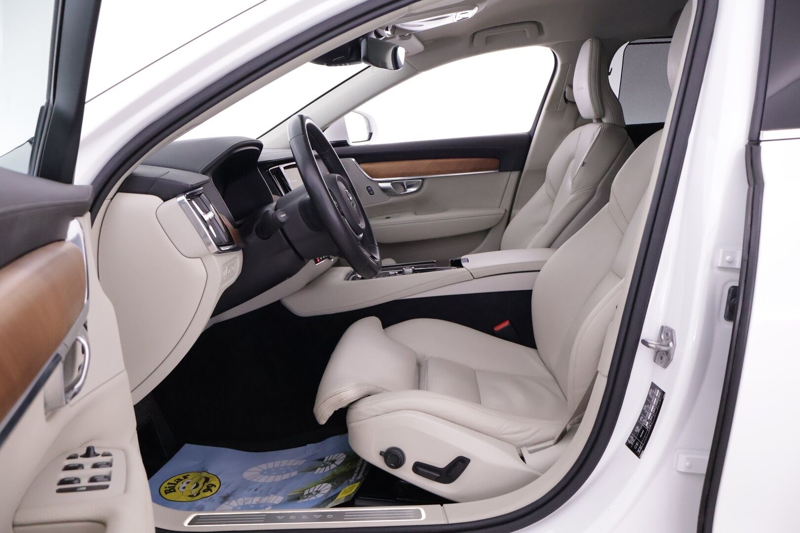 Volvo V90 2019 T8 AWD Inscription aut - Merkkihuollettu Suomi-auto! | ACC | Webasto | S-Koukku | Ilma-alusta | Muistipenkki | Vaaleat sporttinahat | Hihna vaihdettu 2025 | Highperf. Audio | Kessy |
