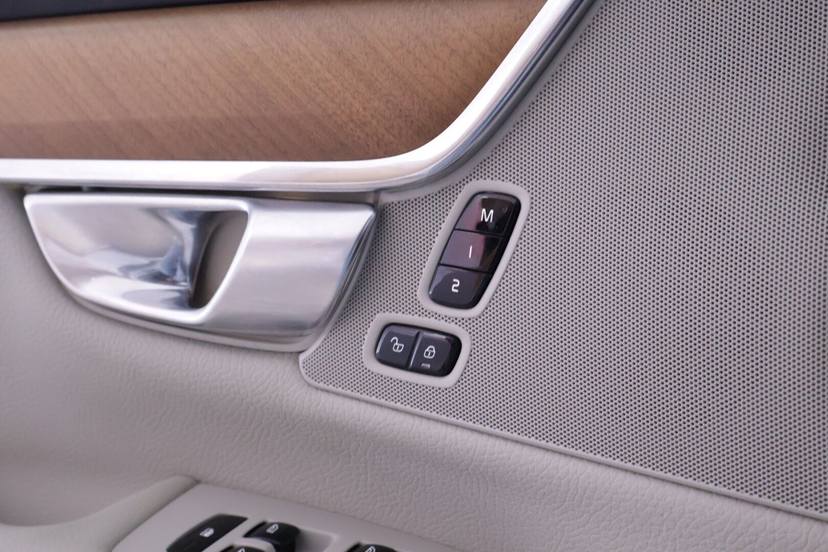 Volvo V90 2019 T8 AWD Inscription aut - Merkkihuollettu Suomi-auto! | ACC | Webasto | S-Koukku | Ilma-alusta | Muistipenkki | Vaaleat sporttinahat | Hihna vaihdettu 2025 | Highperf. Audio | Kessy |