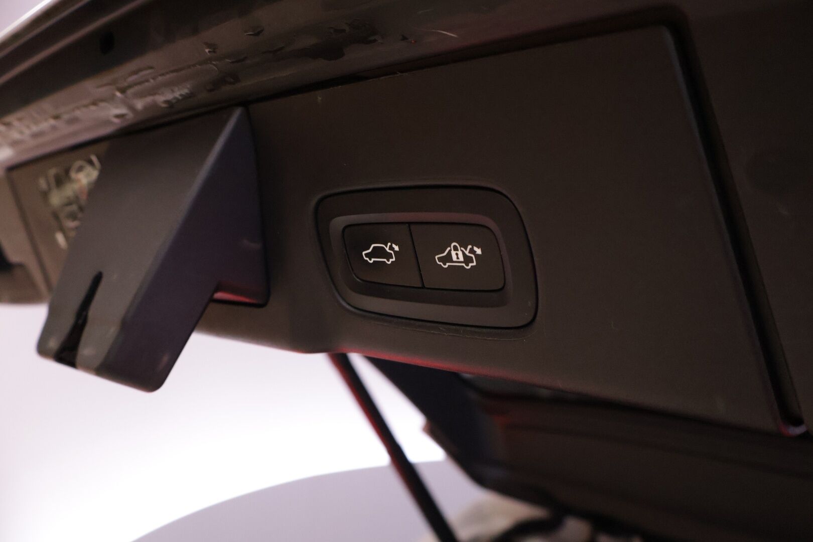 Volvo V90 2019 T8 AWD Inscription aut - Merkkihuollettu Suomi-auto! | ACC | Webasto | S-Koukku | Ilma-alusta | Muistipenkki | Vaaleat sporttinahat | Hihna vaihdettu 2025 | Highperf. Audio | Kessy |