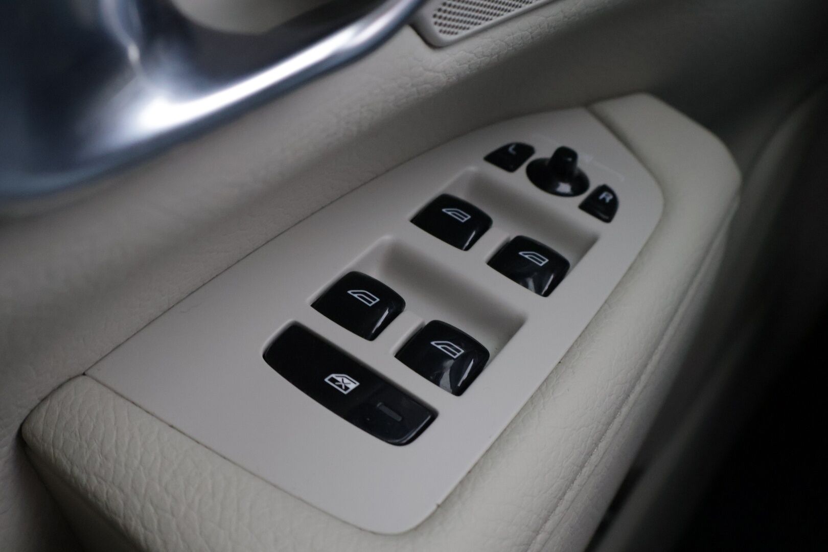 Volvo V90 2019 T8 AWD Inscription aut - Merkkihuollettu Suomi-auto! | ACC | Webasto | S-Koukku | Ilma-alusta | Muistipenkki | Vaaleat sporttinahat | Hihna vaihdettu 2025 | Highperf. Audio | Kessy |