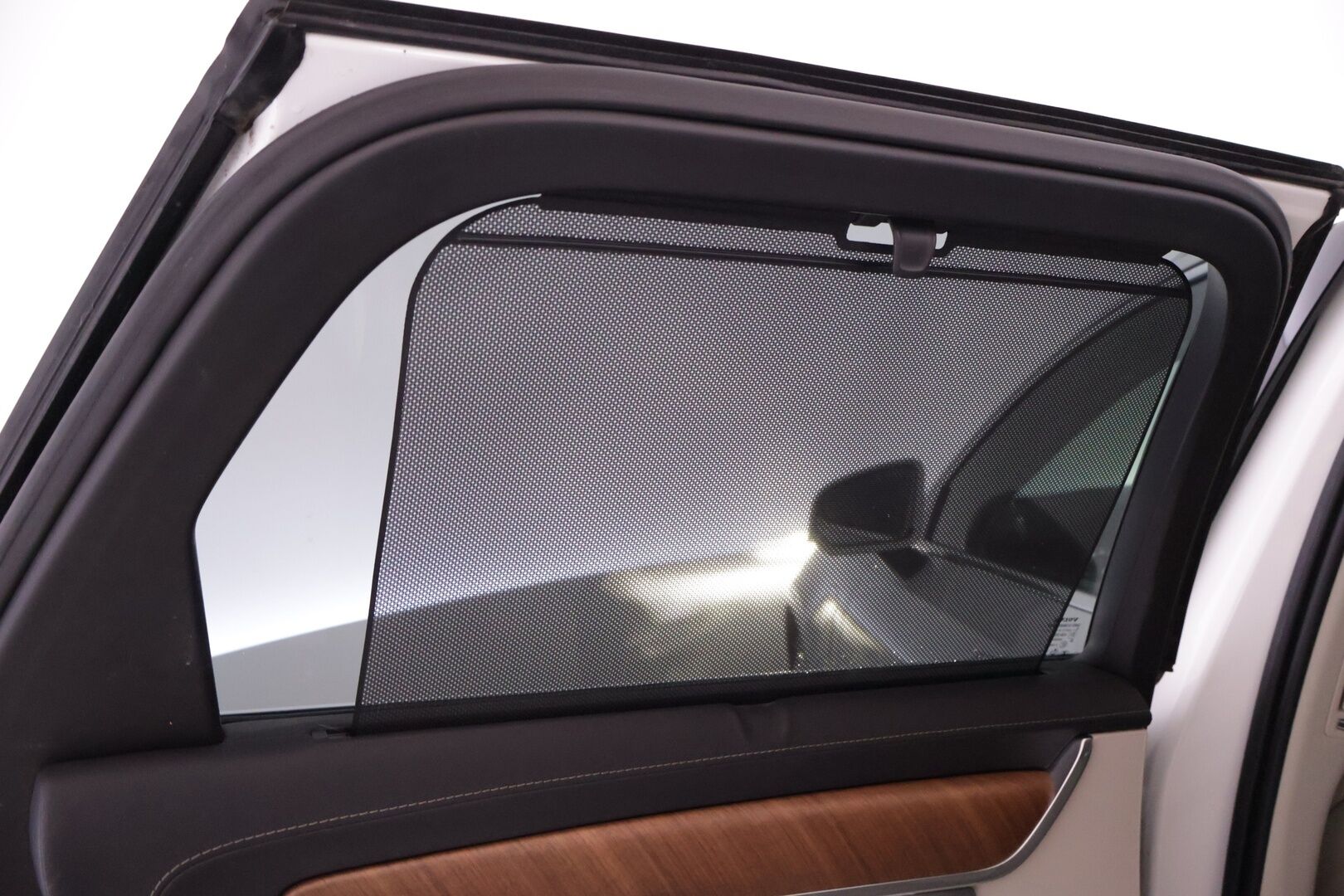 Volvo V90 2019 T8 AWD Inscription aut - Merkkihuollettu Suomi-auto! | ACC | Webasto | S-Koukku | Ilma-alusta | Muistipenkki | Vaaleat sporttinahat | Hihna vaihdettu 2025 | Highperf. Audio | Kessy |