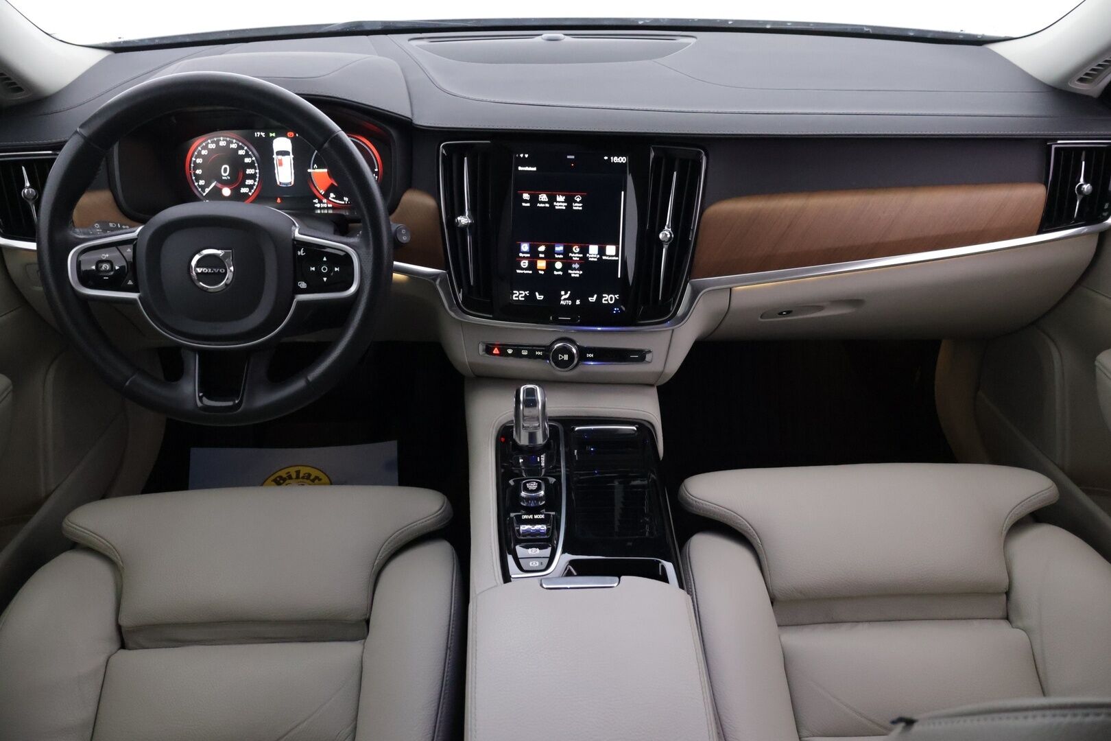 Volvo V90 2019 T8 AWD Inscription aut - Merkkihuollettu Suomi-auto! | ACC | Webasto | S-Koukku | Ilma-alusta | Muistipenkki | Vaaleat sporttinahat | Hihna vaihdettu 2025 | Highperf. Audio | Kessy |