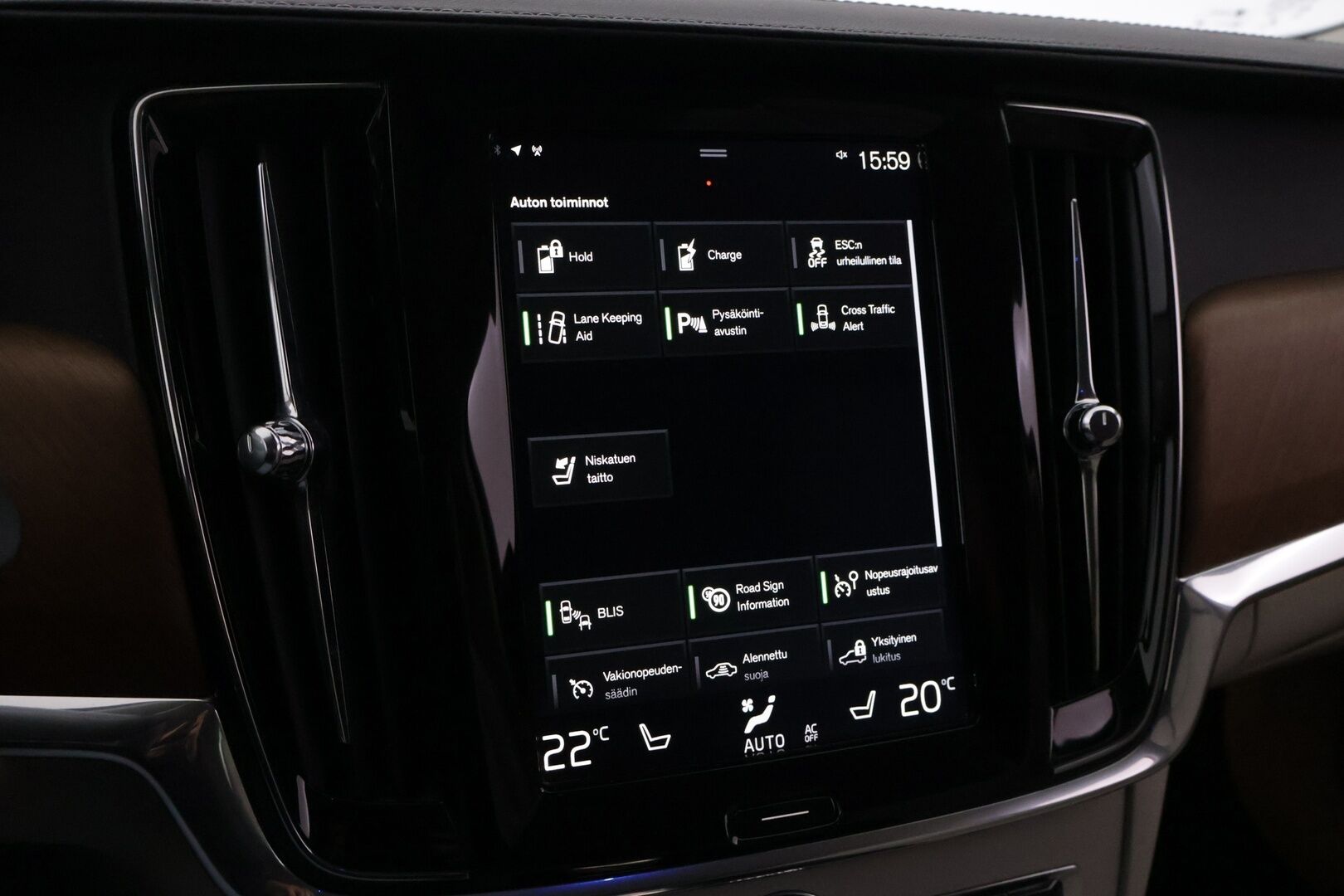 Volvo V90 2019 T8 AWD Inscription aut - Merkkihuollettu Suomi-auto! | ACC | Webasto | S-Koukku | Ilma-alusta | Muistipenkki | Vaaleat sporttinahat | Hihna vaihdettu 2025 | Highperf. Audio | Kessy |
