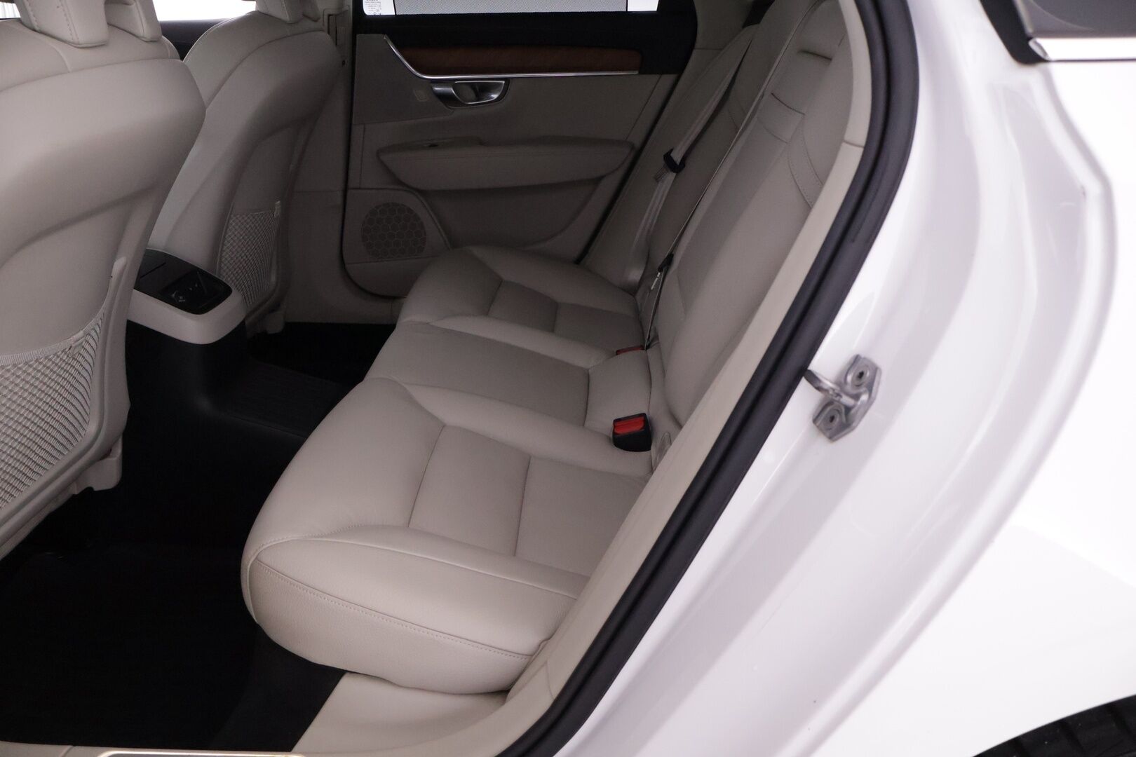 Volvo V90 2019 T8 AWD Inscription aut - Merkkihuollettu Suomi-auto! | ACC | Webasto | S-Koukku | Ilma-alusta | Muistipenkki | Vaaleat sporttinahat | Hihna vaihdettu 2025 | Highperf. Audio | Kessy |