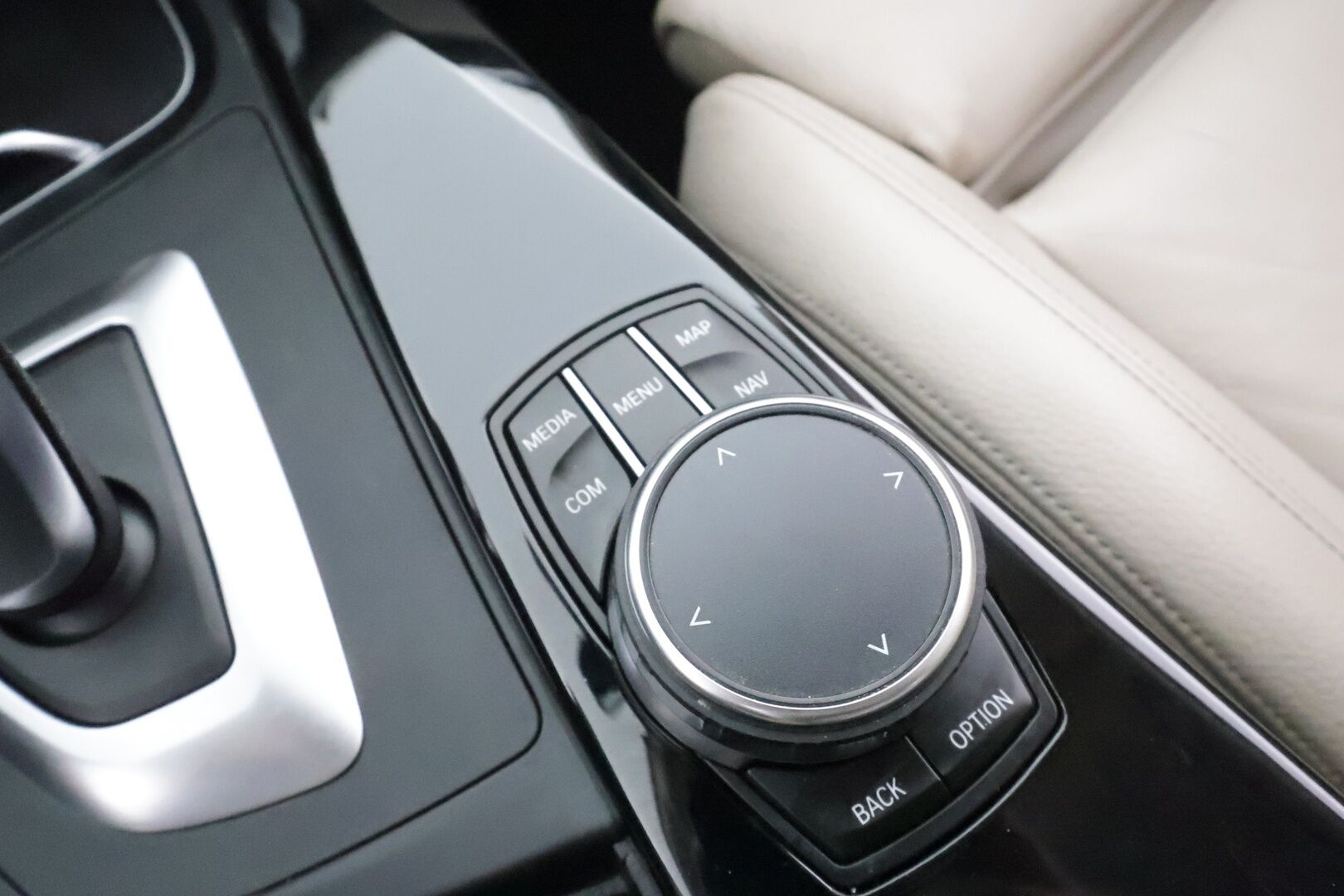 BMW 320 Gran Turismo 2019 F34 Gran Turismo 320i A xDrive Business Exclusive * Digimittaristo / LED / P.tutkat / Sisätilanlämmitin / Navi * - Sportnahat / Facelift / Suomi-auto / Kahdet renkaat