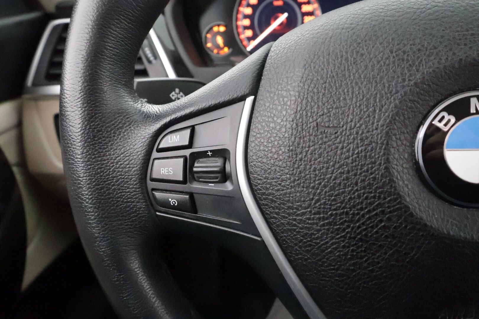 BMW 320 Gran Turismo 2019 F34 Gran Turismo 320i A xDrive Business Exclusive * Digimittaristo / LED / P.tutkat / Sisätilanlämmitin / Navi * - Sportnahat / Facelift / Suomi-auto / Kahdet renkaat