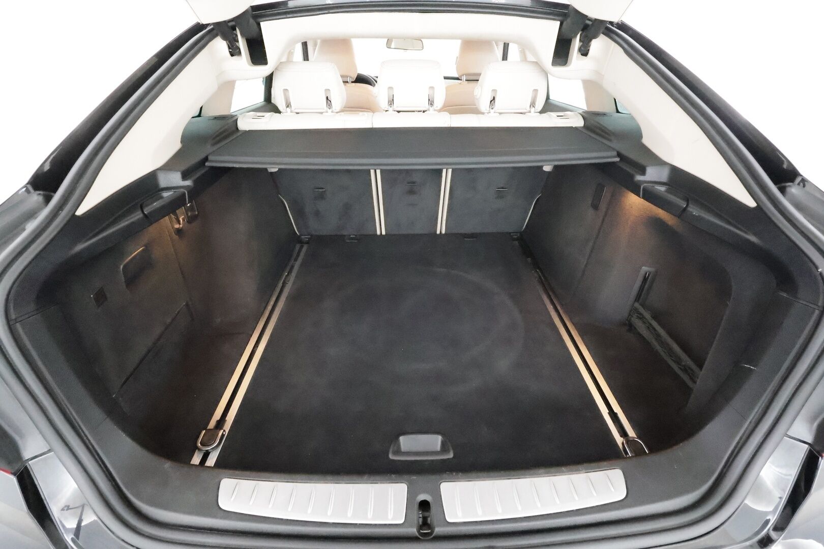 BMW 320 Gran Turismo 2019 F34 Gran Turismo 320i A xDrive Business Exclusive * Digimittaristo / LED / P.tutkat / Sisätilanlämmitin / Navi * - Sportnahat / Facelift / Suomi-auto / Kahdet renkaat