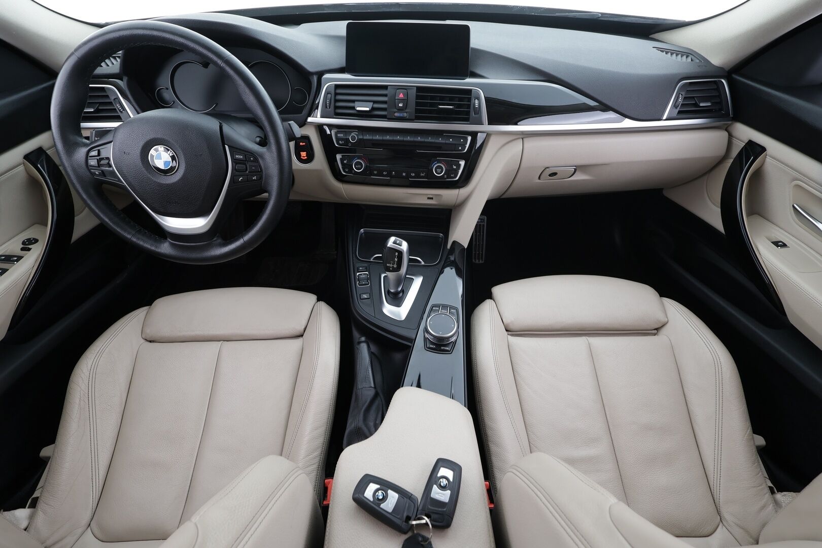 BMW 320 Gran Turismo 2019 F34 Gran Turismo 320i A xDrive Business Exclusive * Digimittaristo / LED / P.tutkat / Sisätilanlämmitin / Navi * - Sportnahat / Facelift / Suomi-auto / Kahdet renkaat