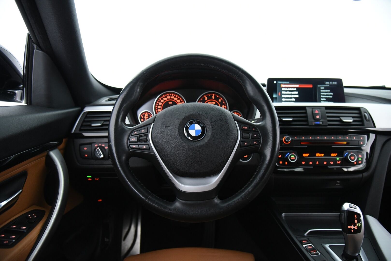 BMW 320 Gran Turismo 2019 F34 Gran Turismo 320d A xDrive Business Exclusive M Sport / Adapt.vak / Koukku / P-kamera / Prof.navi - LED / Sporttinahat / Ratin lämmitys