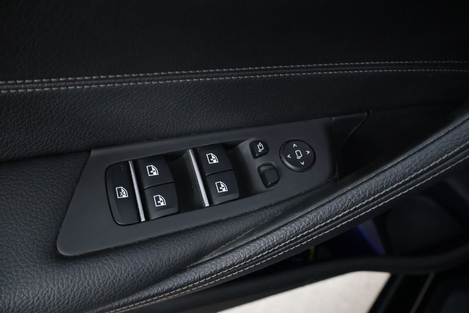 BMW 530 2020 G30 Sedan 530e A Charged Edition Sport Line * SOH- 88% /  Adapt.vakkari / Peruutuskamera / Ratinlämmitys / Digimittaristo - * Suomi-Auto / Kahdet huippu renkaat / Adapt.vakkari / 