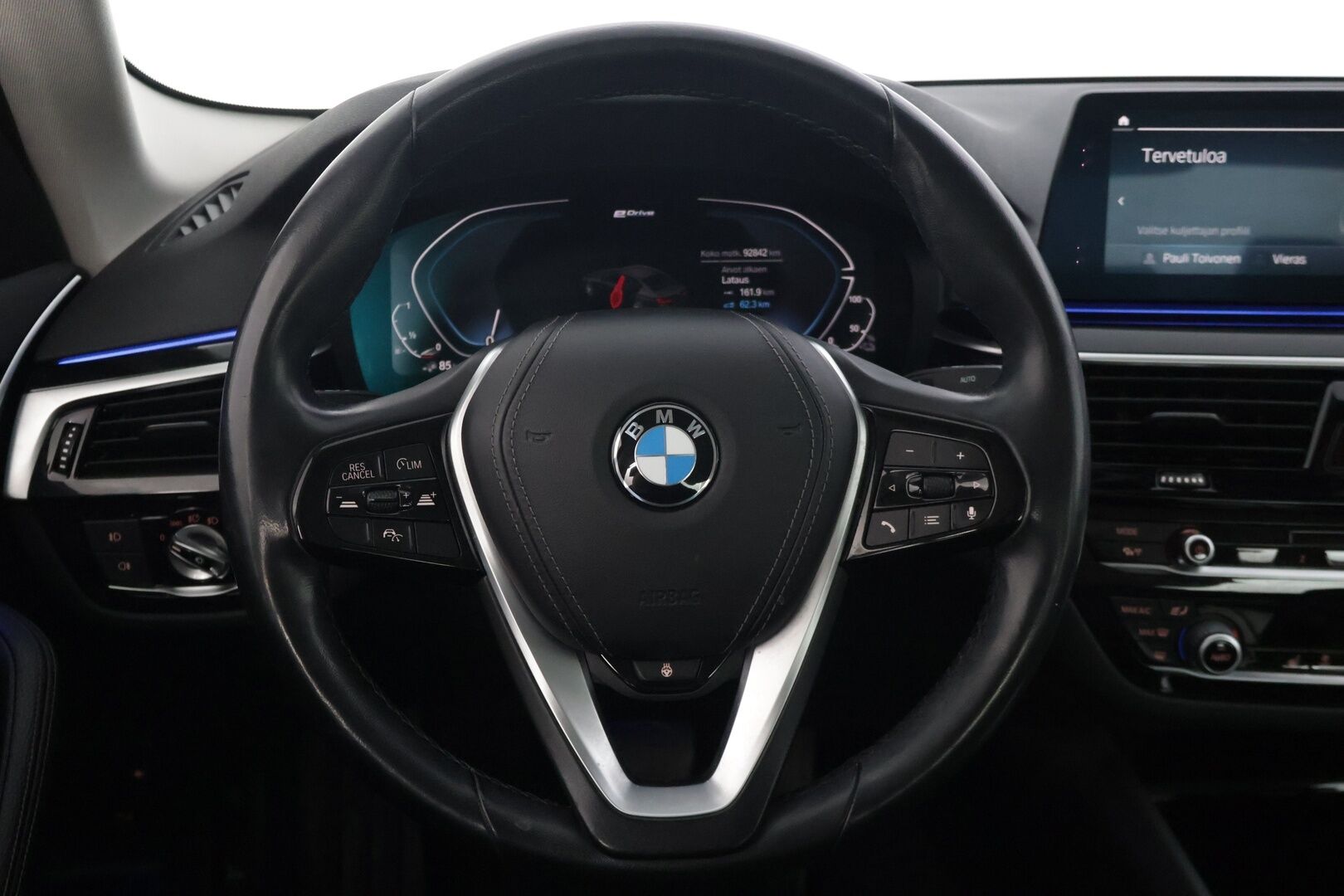 BMW 530 2020 G30 Sedan 530e A Charged Edition Sport Line * SOH- 88% /  Adapt.vakkari / Peruutuskamera / Ratinlämmitys / Digimittaristo - * Suomi-Auto / Kahdet huippu renkaat / Adapt.vakkari / 