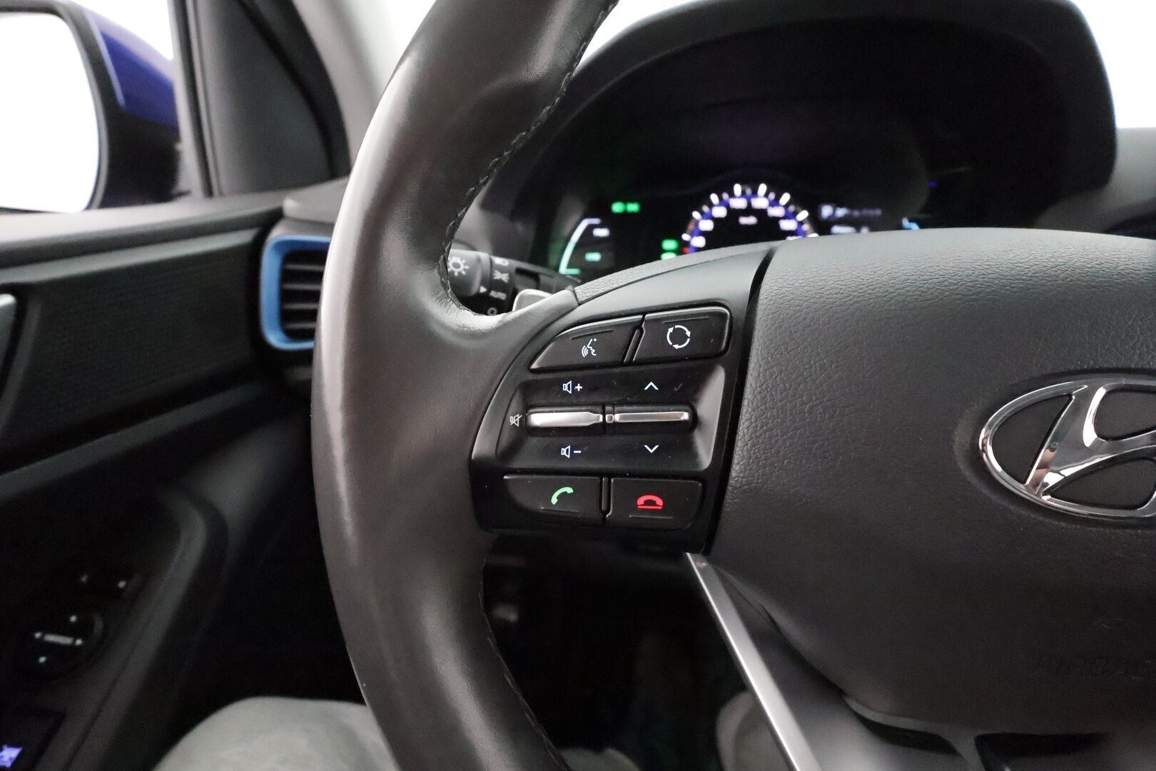 Hyundai IONIQ plug-in 2019 DCT Comfort WLTP ** Adapt.Vakkari / Infity / P.kamera / Koukku / Navi / Kaistavahti / Sisätilanlämmitin ** - Suomi-auto / Kahdet Renkaat / Akku Kuntotarkistettu!