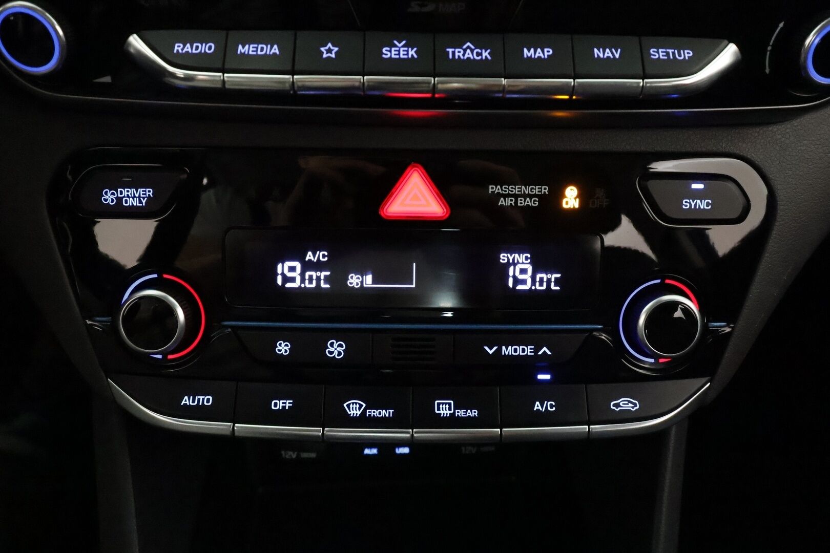 Hyundai IONIQ plug-in 2019 DCT Comfort WLTP ** Adapt.Vakkari / Infity / P.kamera / Koukku / Navi / Kaistavahti / Sisätilanlämmitin ** - Suomi-auto / Kahdet Renkaat / Akku Kuntotarkistettu!