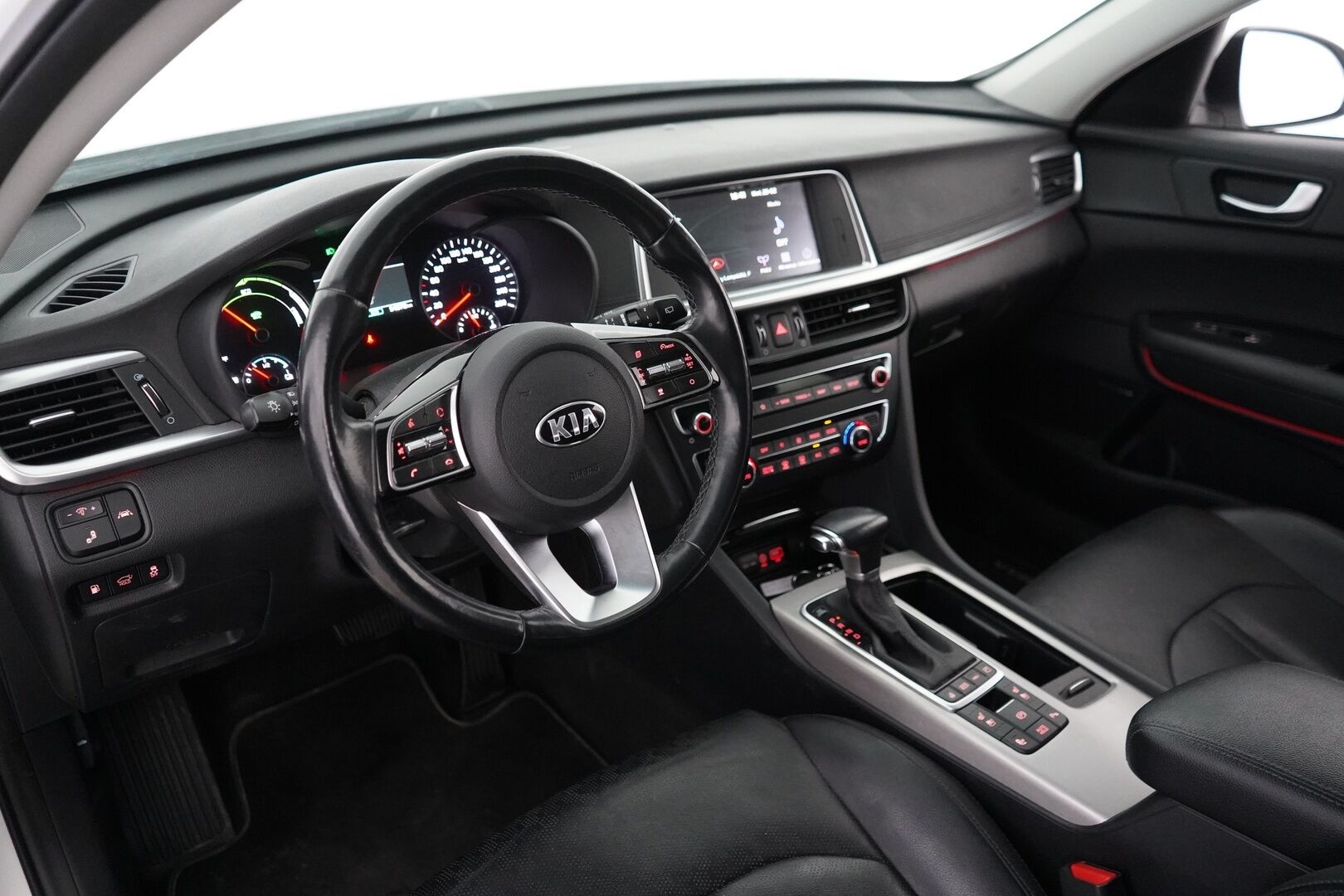 Kia Optima 2019 2,0 GDI PHEV Business Luxury SW A/T * ACC / 360° / H&K / Navi / Muistipenkki / Ratinlämmitin / Ilmastoidut istuimet * - Suomi- auto / Kahdet OEM vanteet / Viimeisin huolto 02/2026