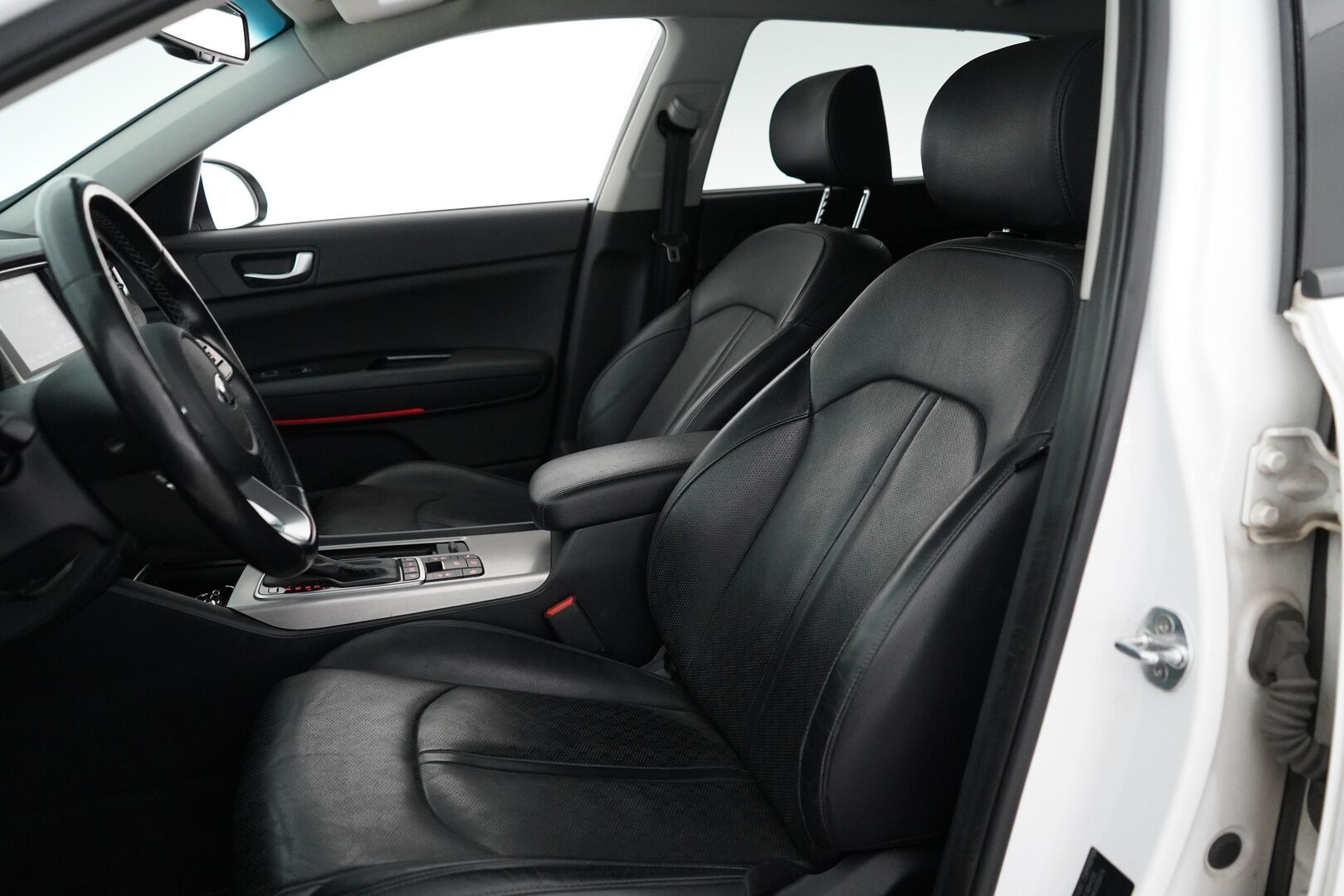 Kia Optima 2019 2,0 GDI PHEV Business Luxury SW A/T * ACC / 360° / H&K / Navi / Muistipenkki / Ratinlämmitin / Ilmastoidut istuimet * - Suomi- auto / Kahdet OEM vanteet / Viimeisin huolto 02/2026