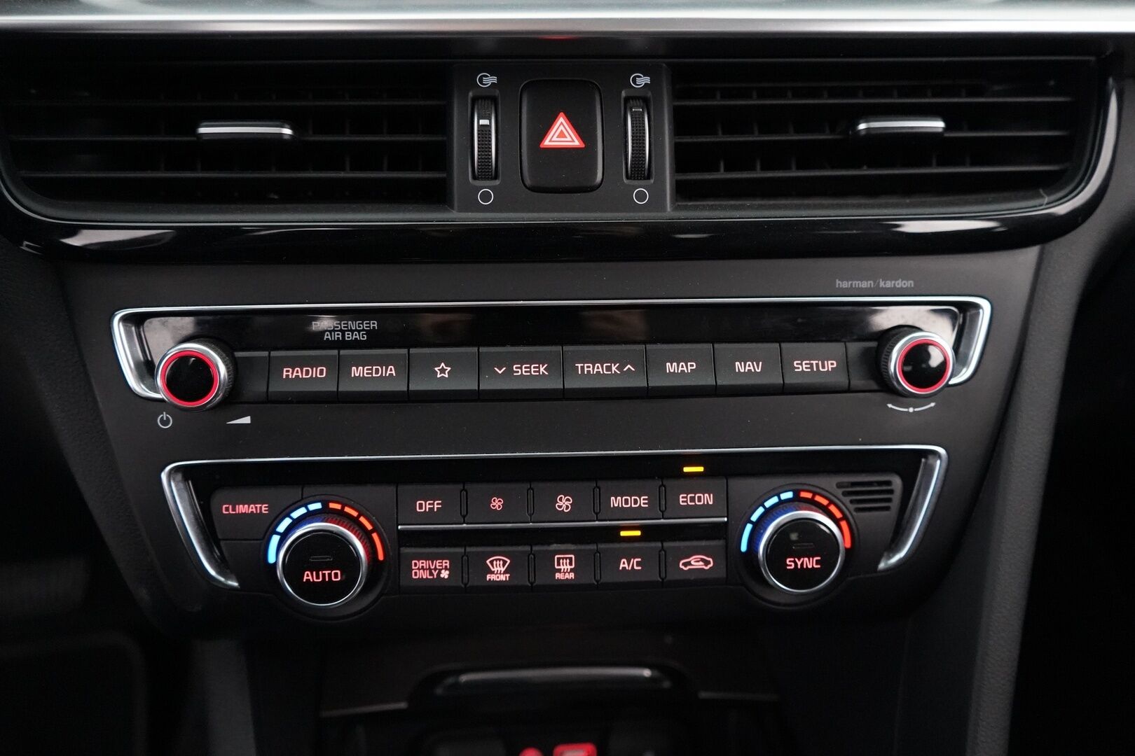 Kia Optima 2019 2,0 GDI PHEV Business Luxury SW A/T * ACC / 360° / H&K / Navi / Muistipenkki / Ratinlämmitin / Ilmastoidut istuimet * - Suomi- auto / Kahdet OEM vanteet / Viimeisin huolto 02/2026